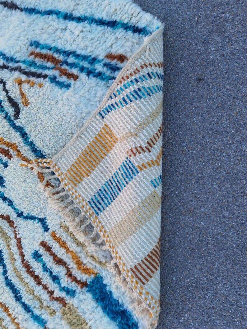 Handmade traditional Azilal Berber rug size 150 x 250 cm