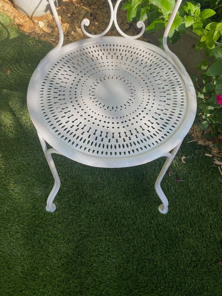 Chaises en fer forgé 1950