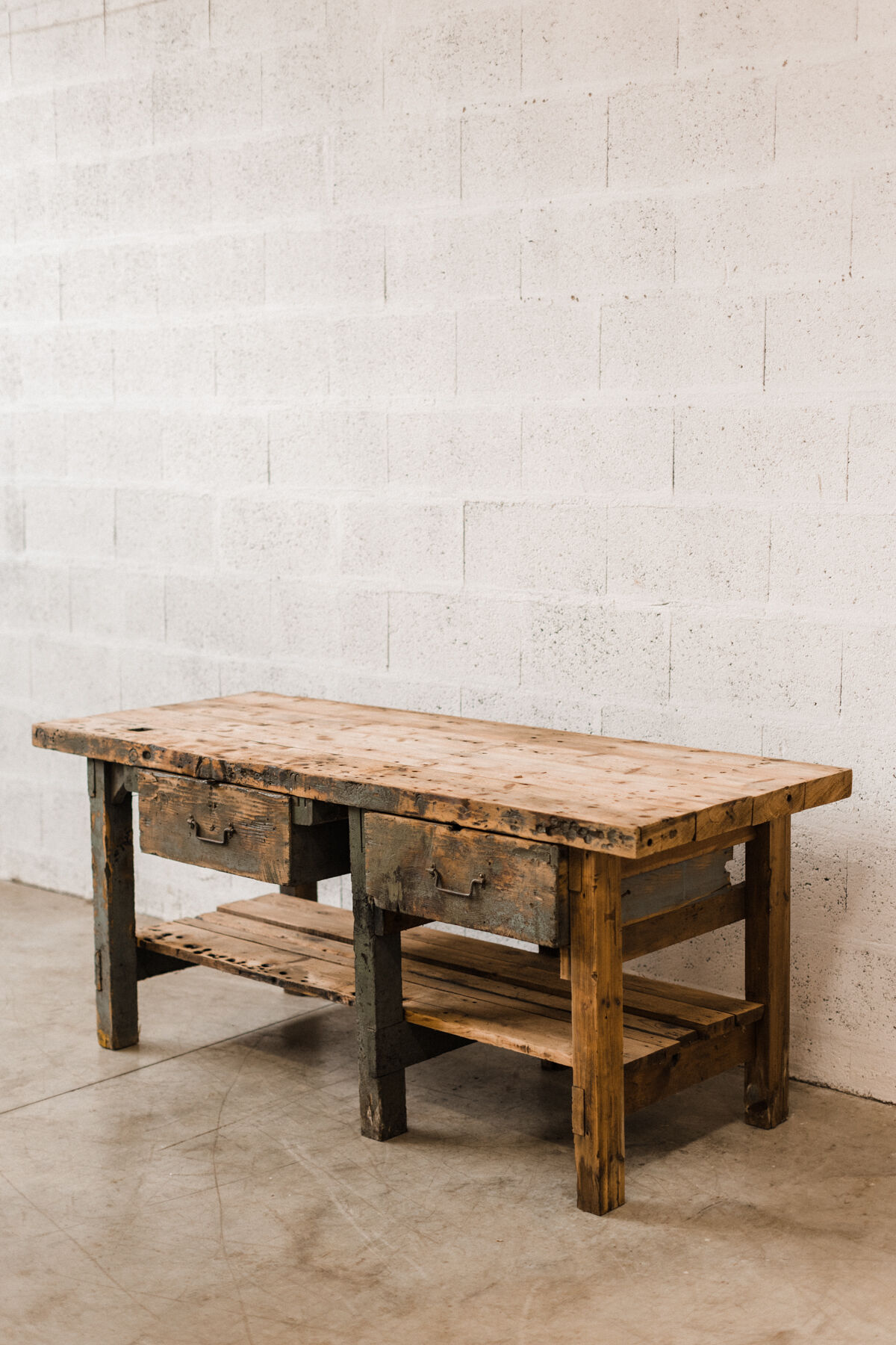 Green wooden workbench – 2 drawers