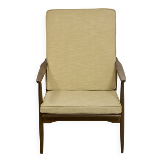 Scandinavian armchair 1960 curved armrests.