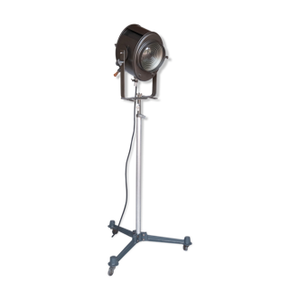 Cremer projector with tripod