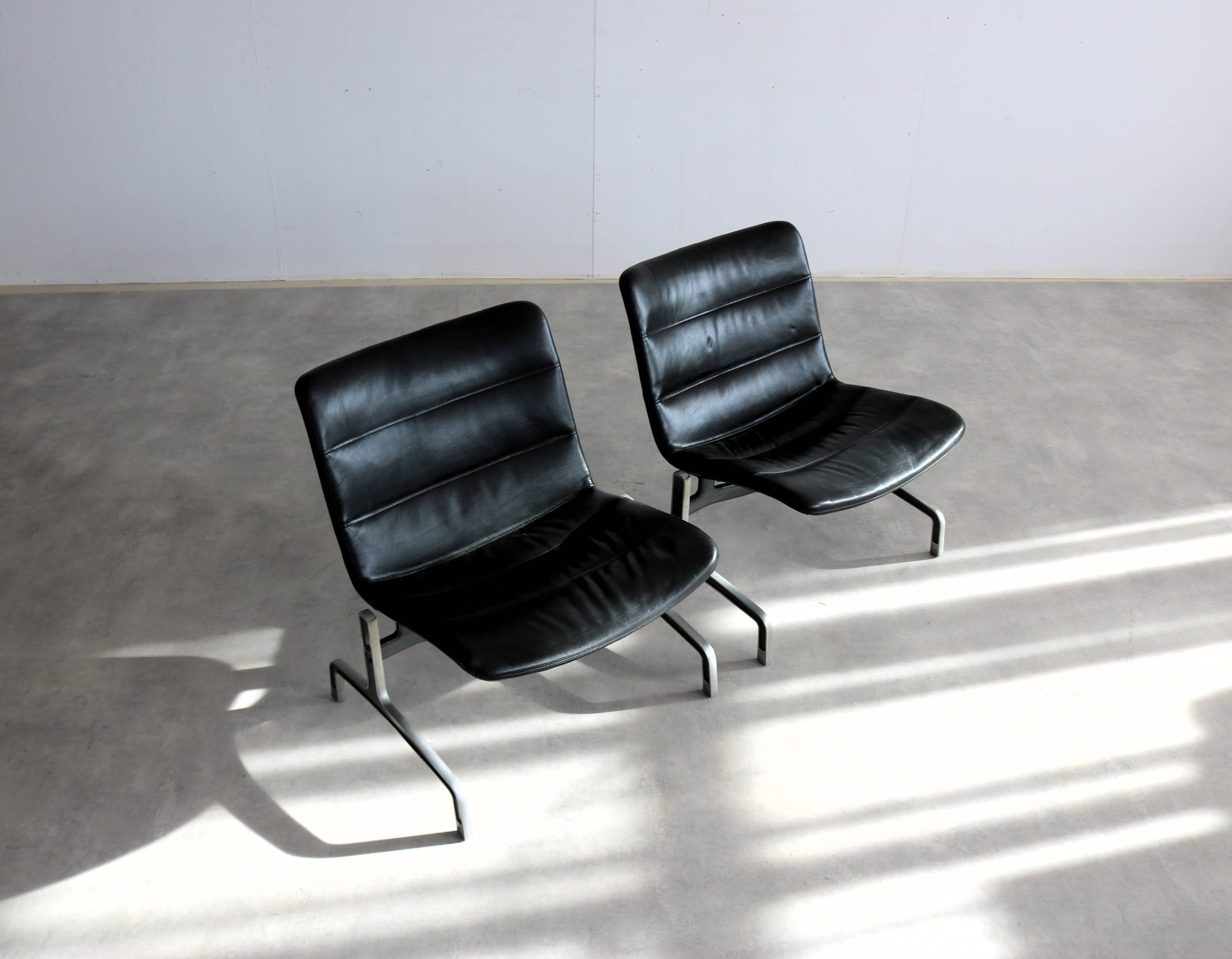 Vintage armchairs | jorgen kastholm | series 8000 | design