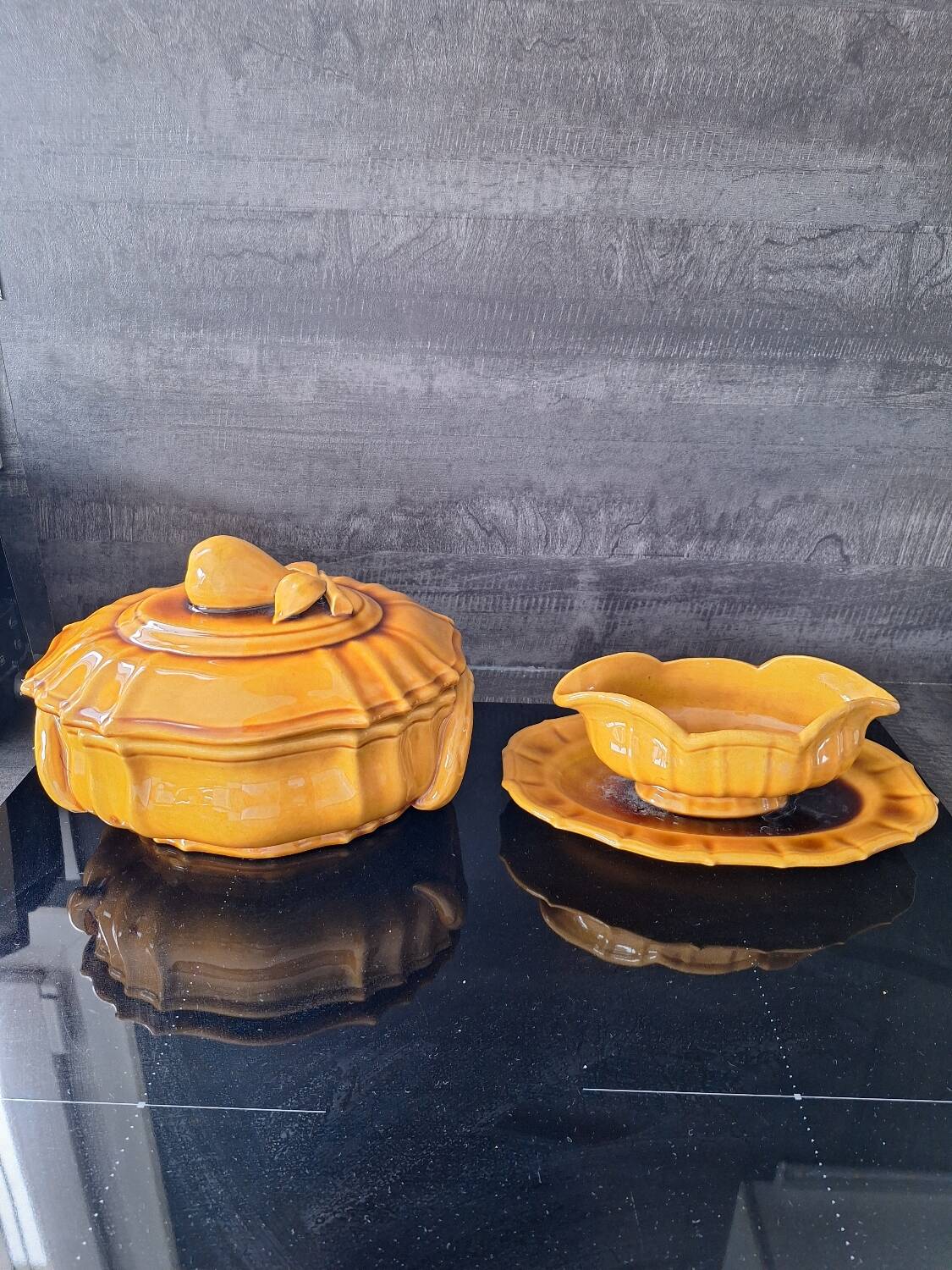 Ceramic soup tureen and sauceboat set