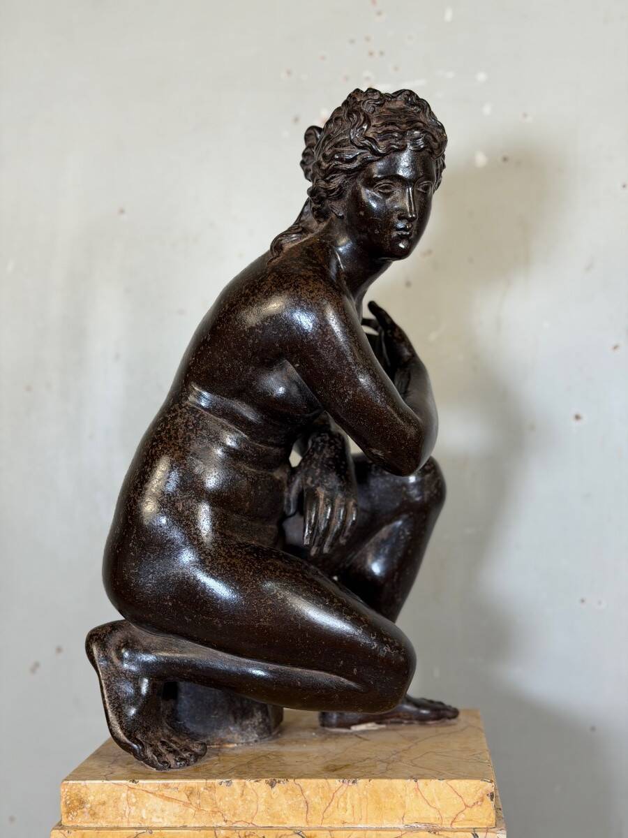 Vénus accroupie, fonte d’après la sculpture de Doidalsas de Bithynie, XIXème siècle