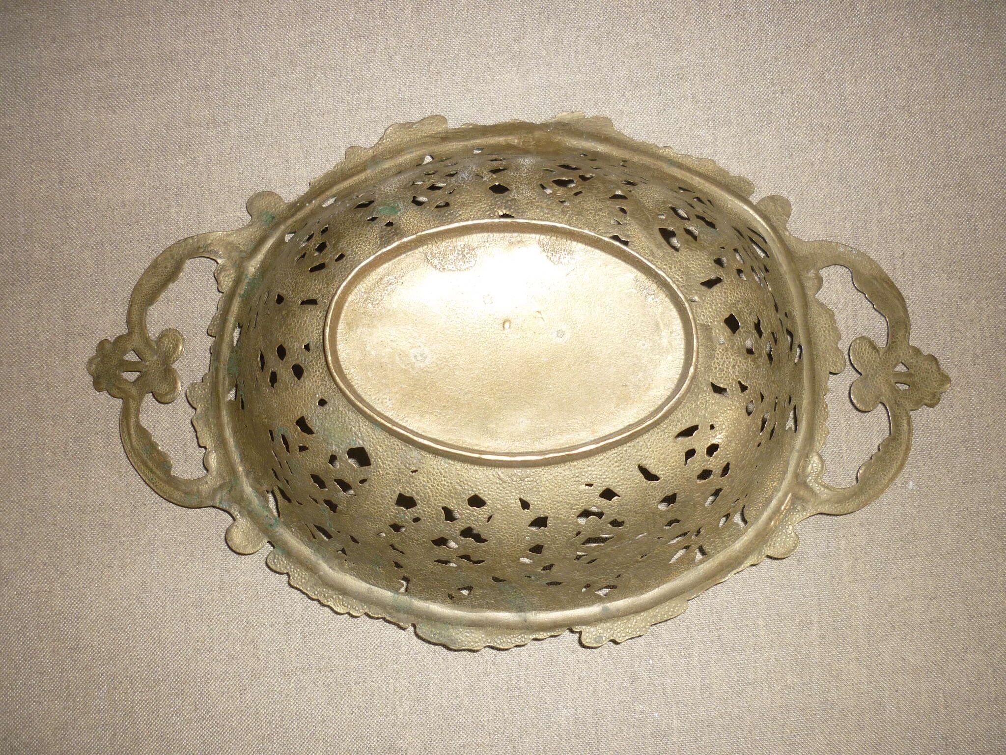Fruit basket, bread basket with matt gilded bronze handles