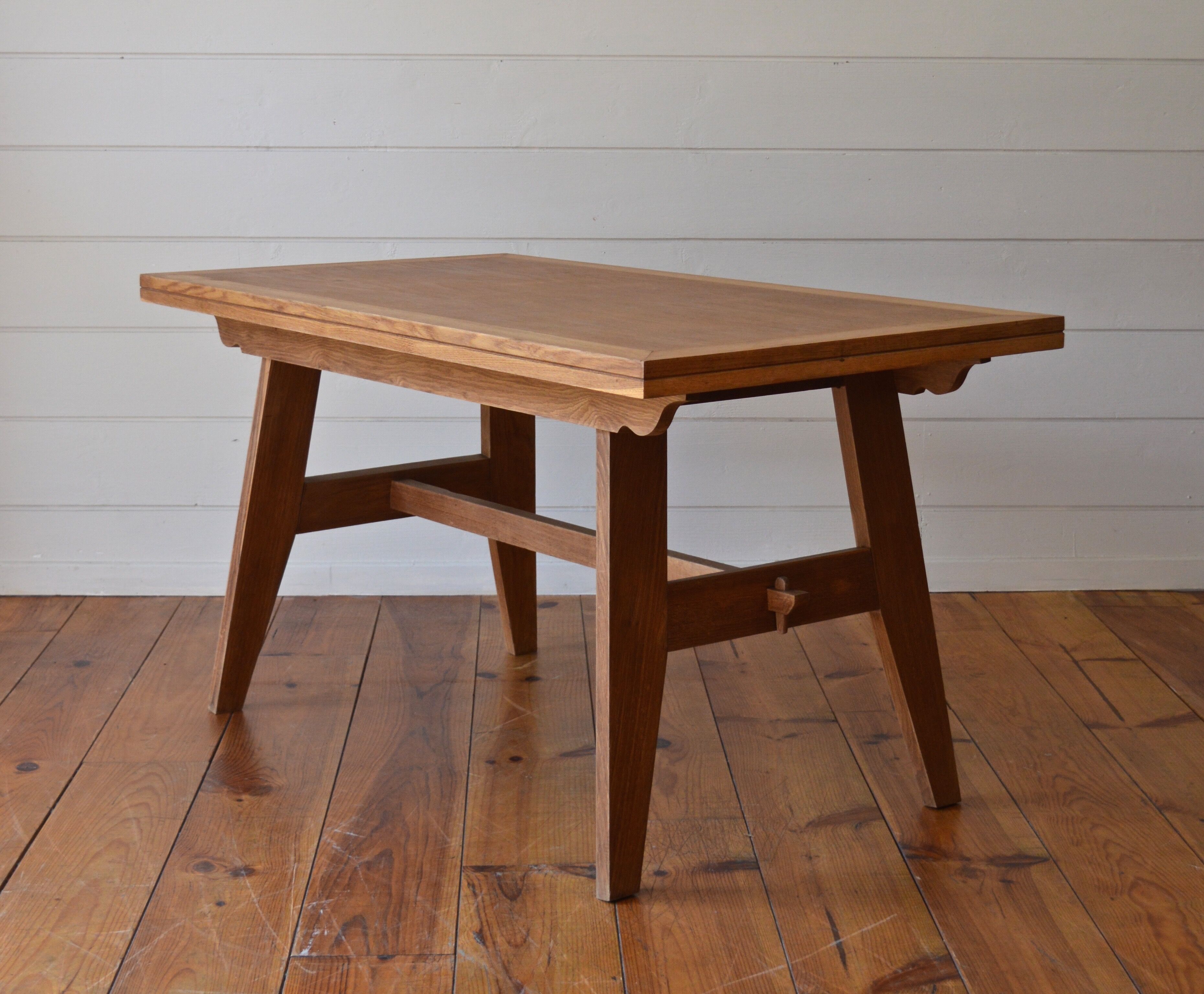 Table  'René Gabriel'