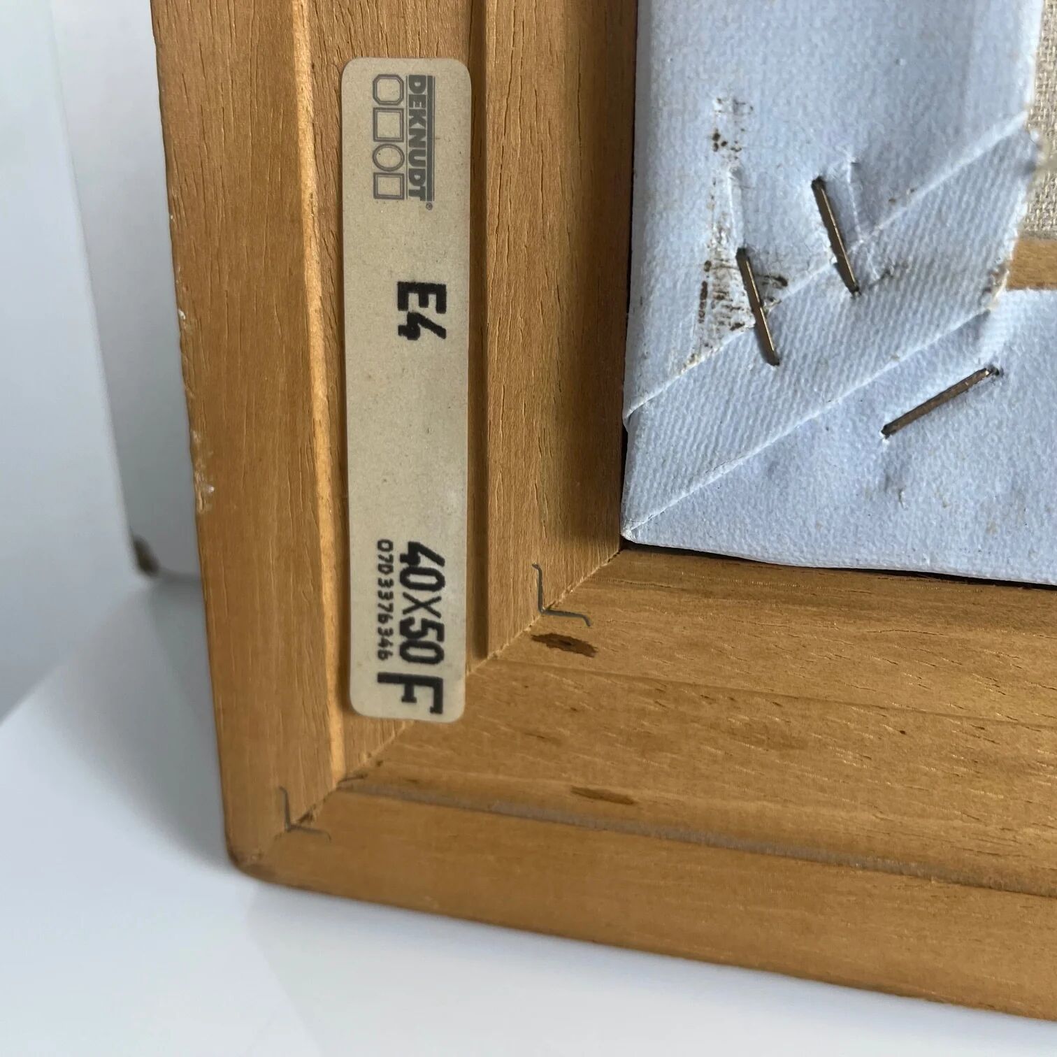 Tableau décoratif vintage représentant une nature morte florale, signé Frederik.