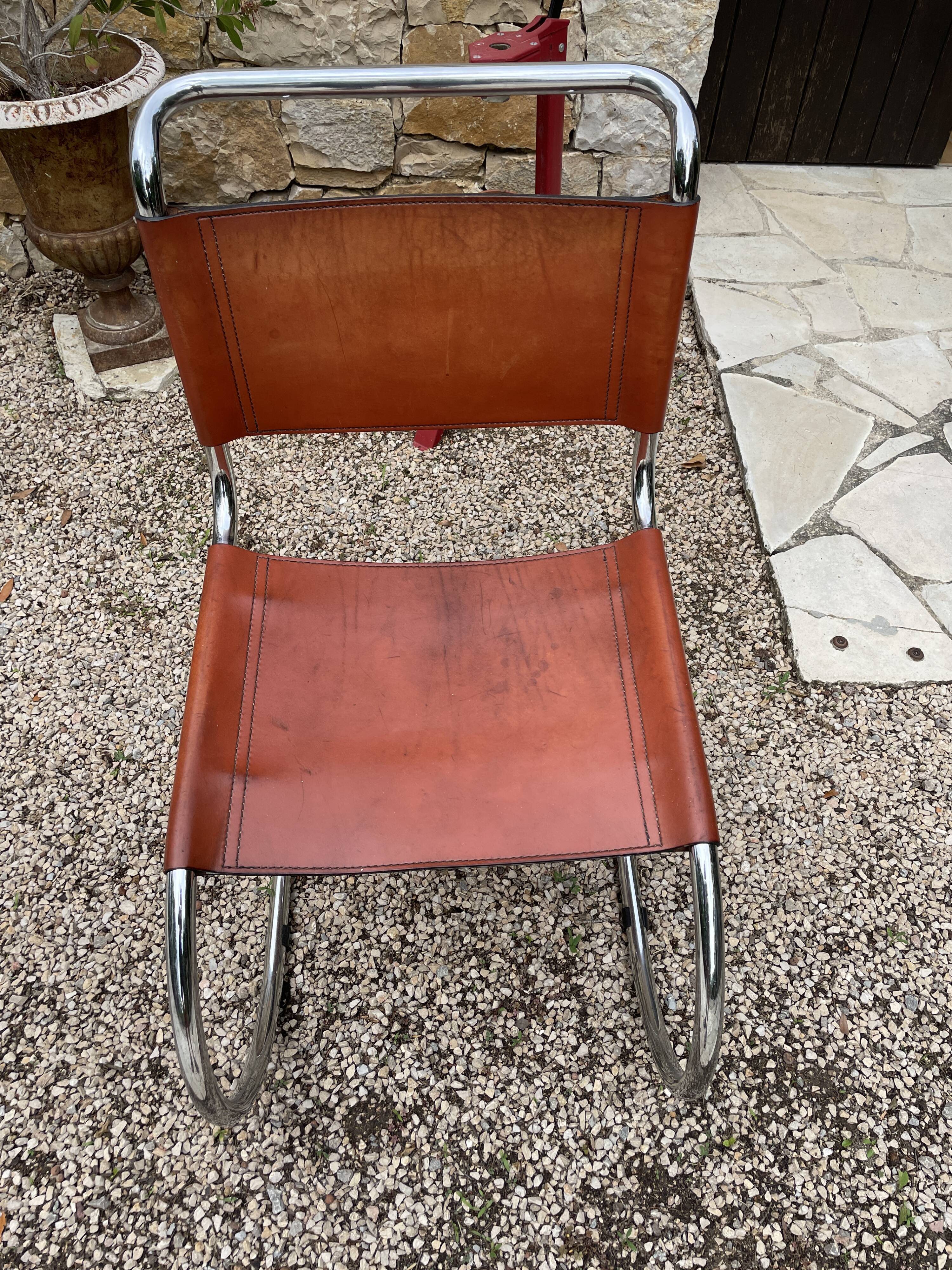 4 chaises Design Mies Van Der Rohe édition années 80