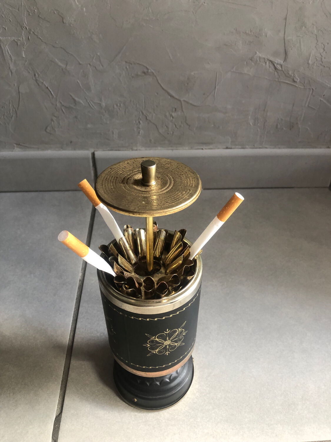 Distributeur de cigarette musical