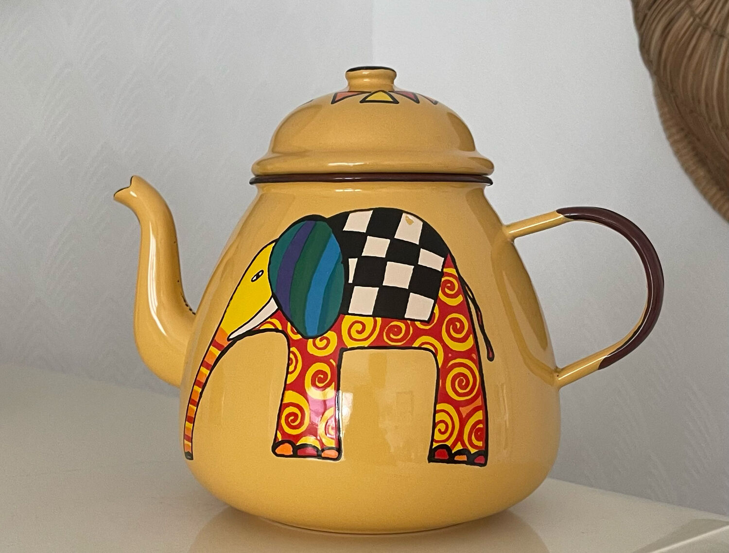 Enamelled sheet metal tea set