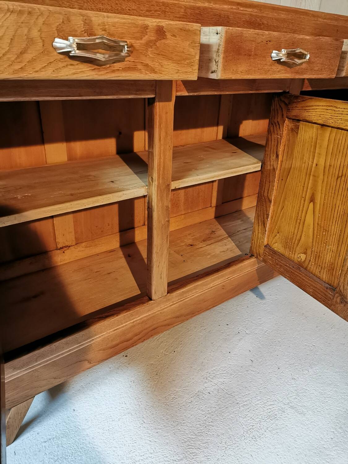 Compass feet sideboard