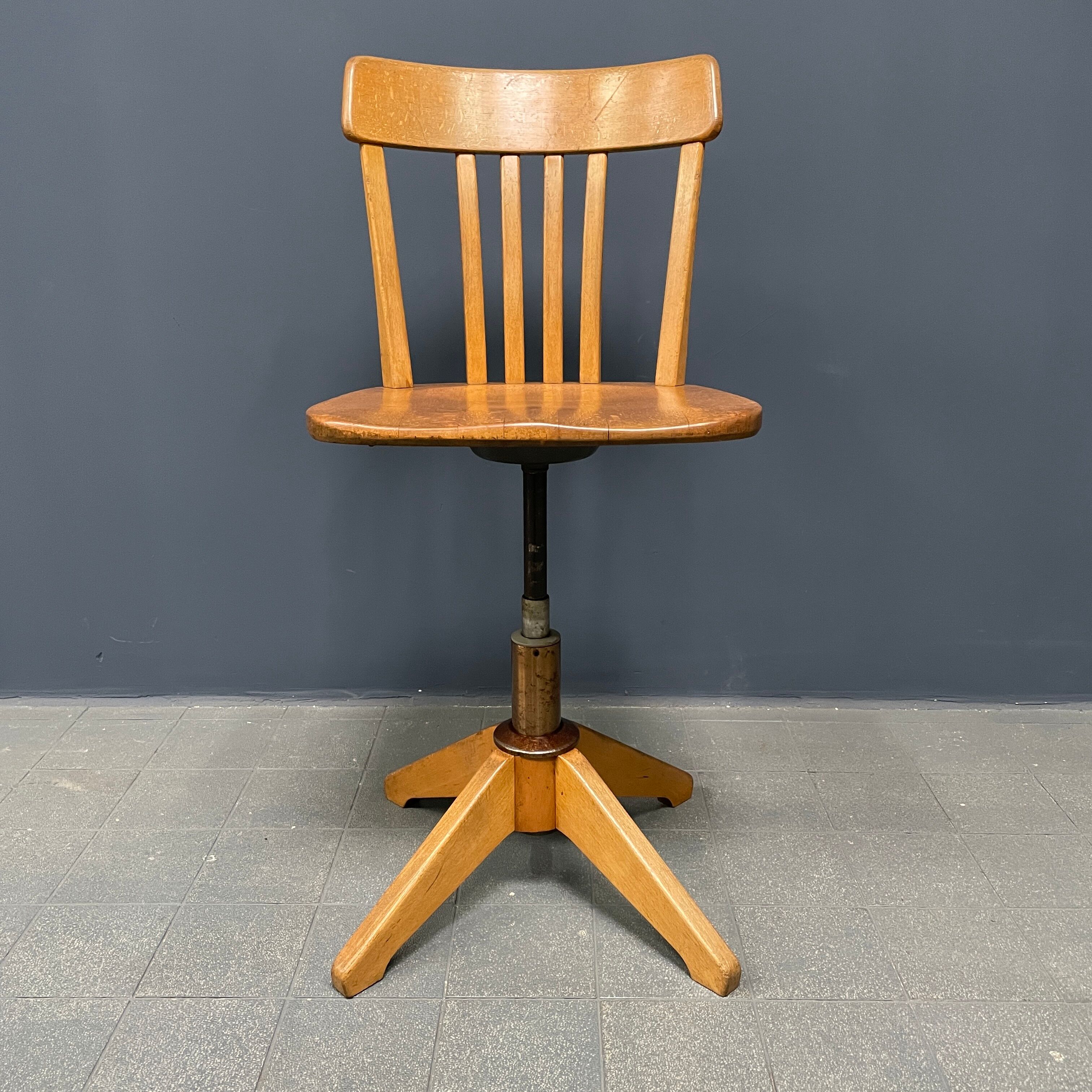 Beechwood Sedus desk chair from the 1950s.