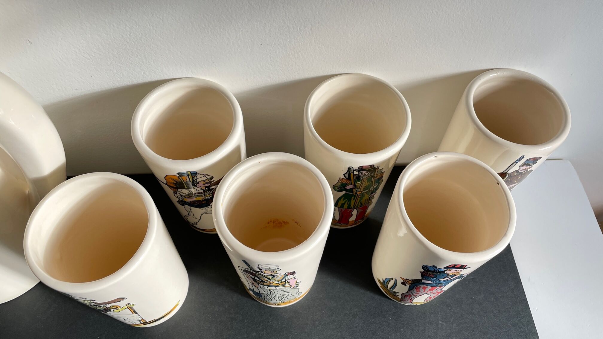 Orangeade service to vintage ceramic soldiers