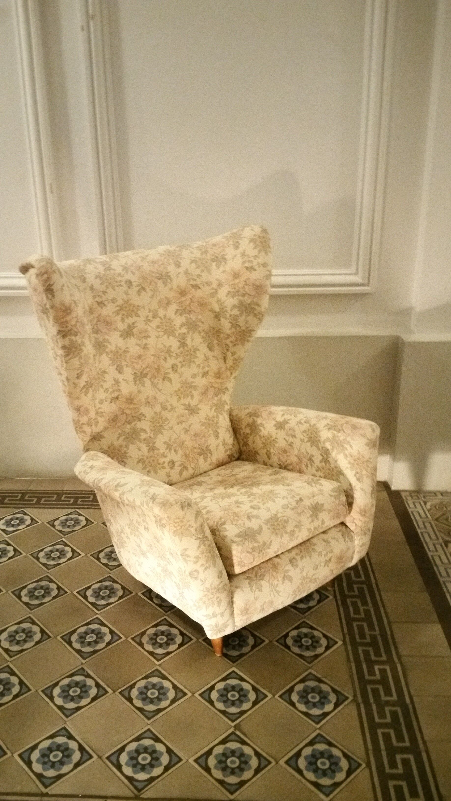 Chair has ears Shepherdess 50 60 years flesh Wing