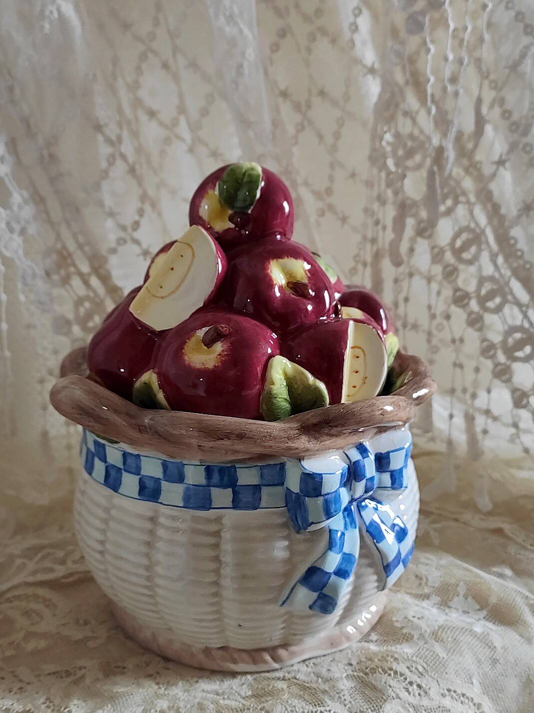 Slush pot basket of apples