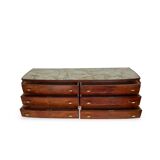 Commode en placage de palissandre avec plateau en onyx vert