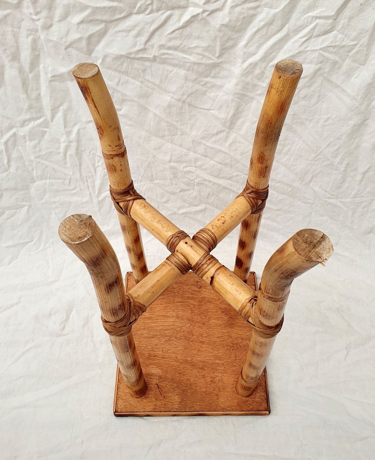 Rattan marquetry harness