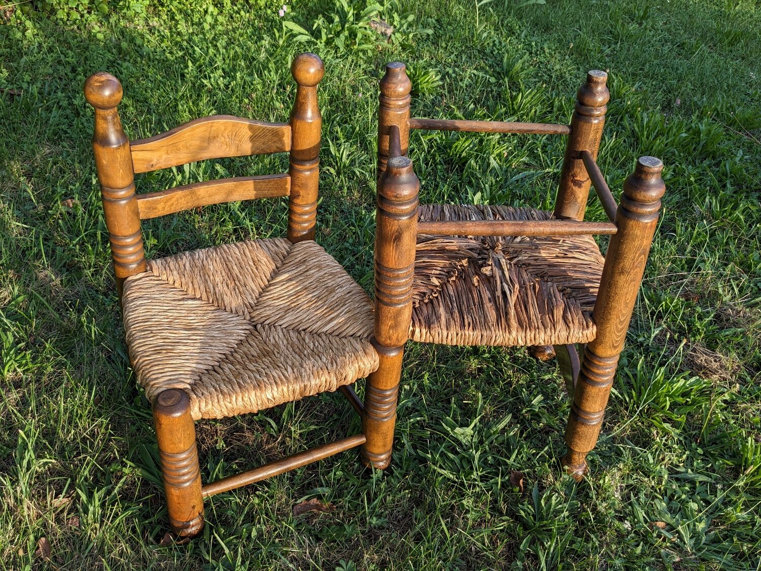 Duo of brutalist straw-covered oak chairs 1940-1950 # Charles Dudouyt