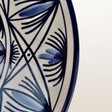 Set of three painted Spanish ceramic dishes - ⌀ 23, 26 and 32 cm