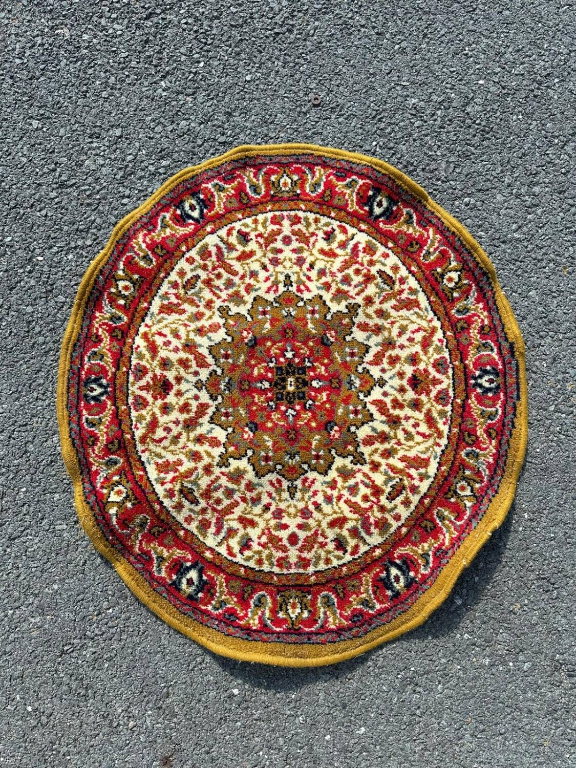 Small round rug