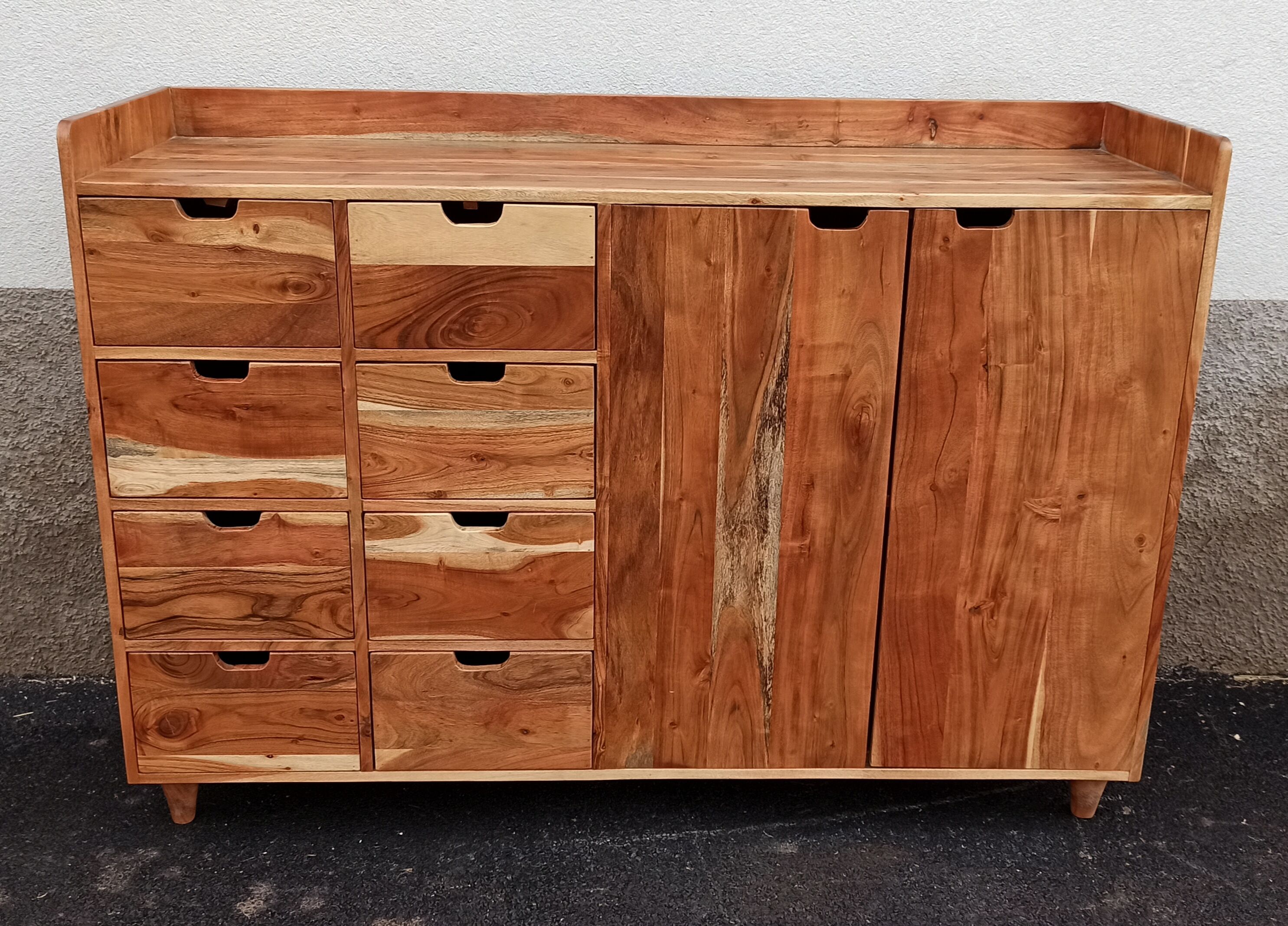 Wooden dresser with 8 drawers and 2 doors
