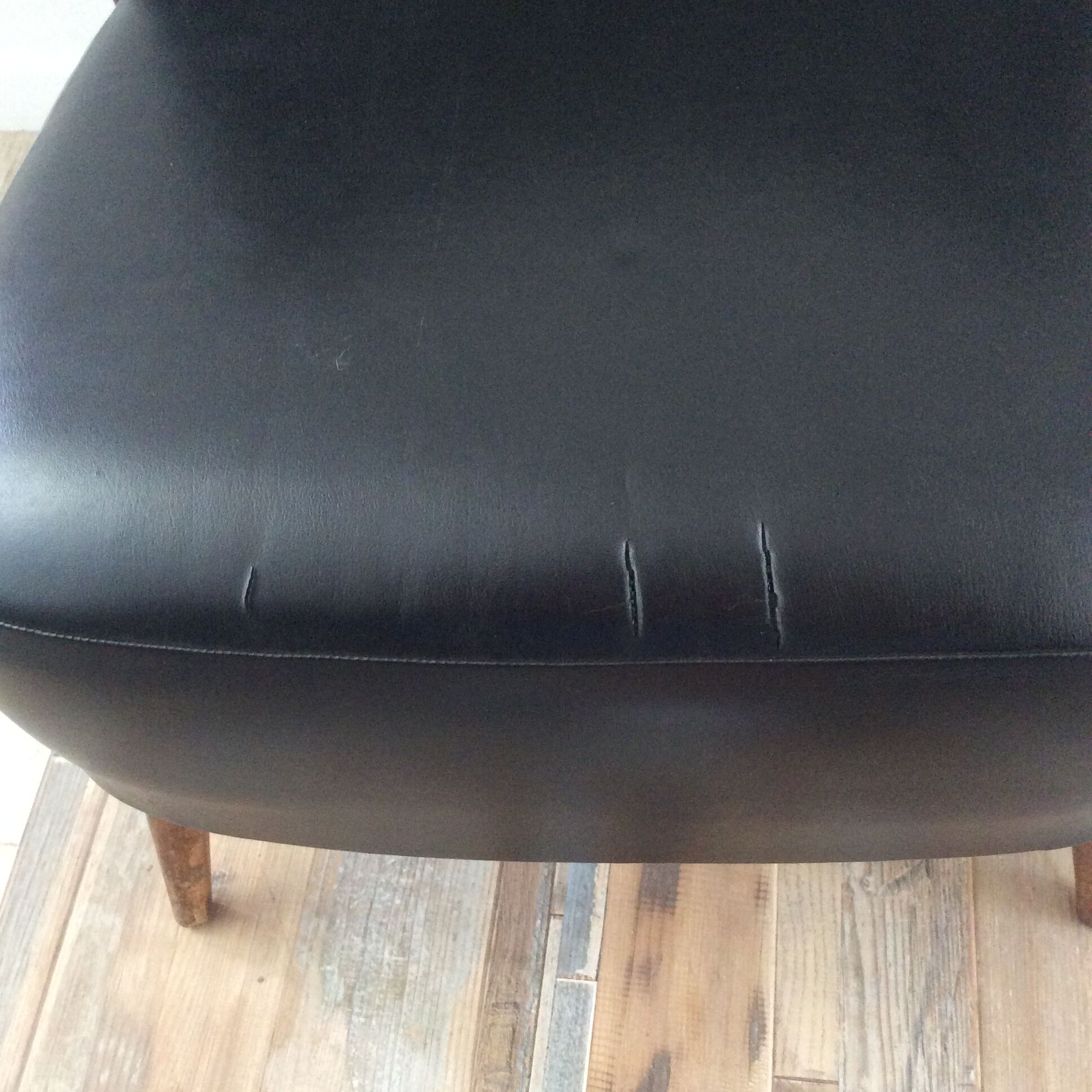 Vintage toad armchair from the 60