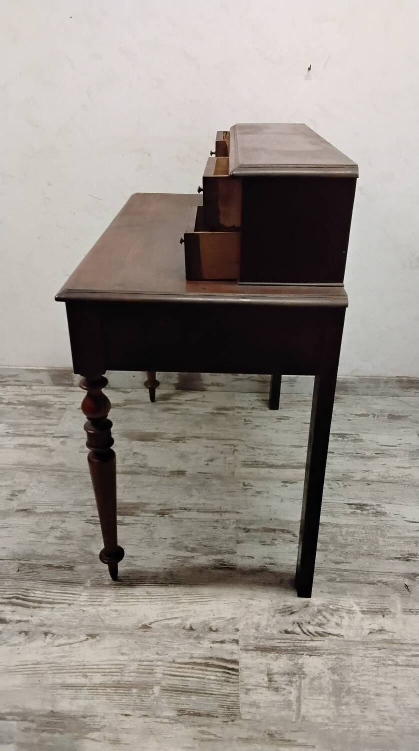 Bureau ancien en bois