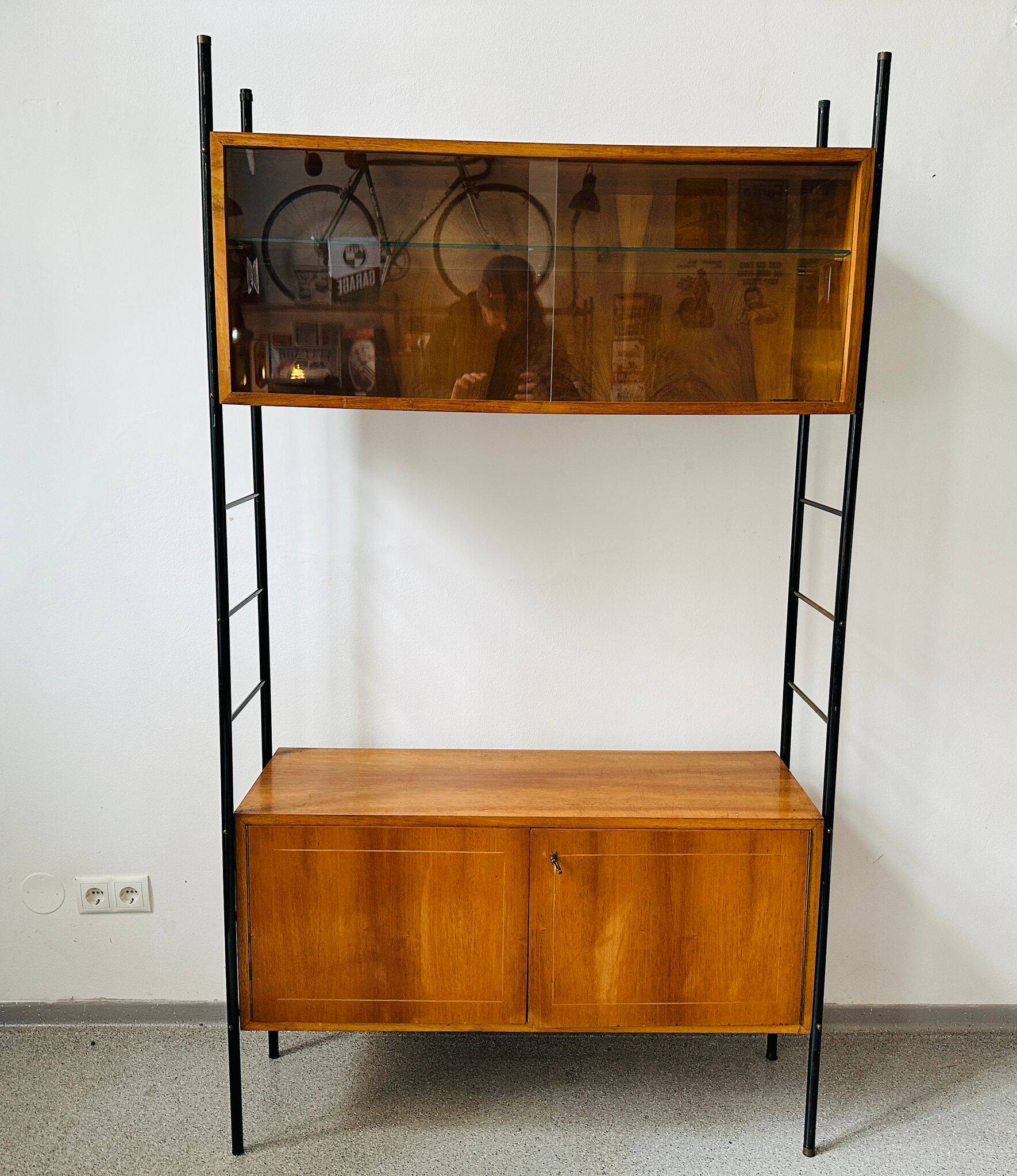 Mid-Century ladder shelving unit from the 1950s–60s