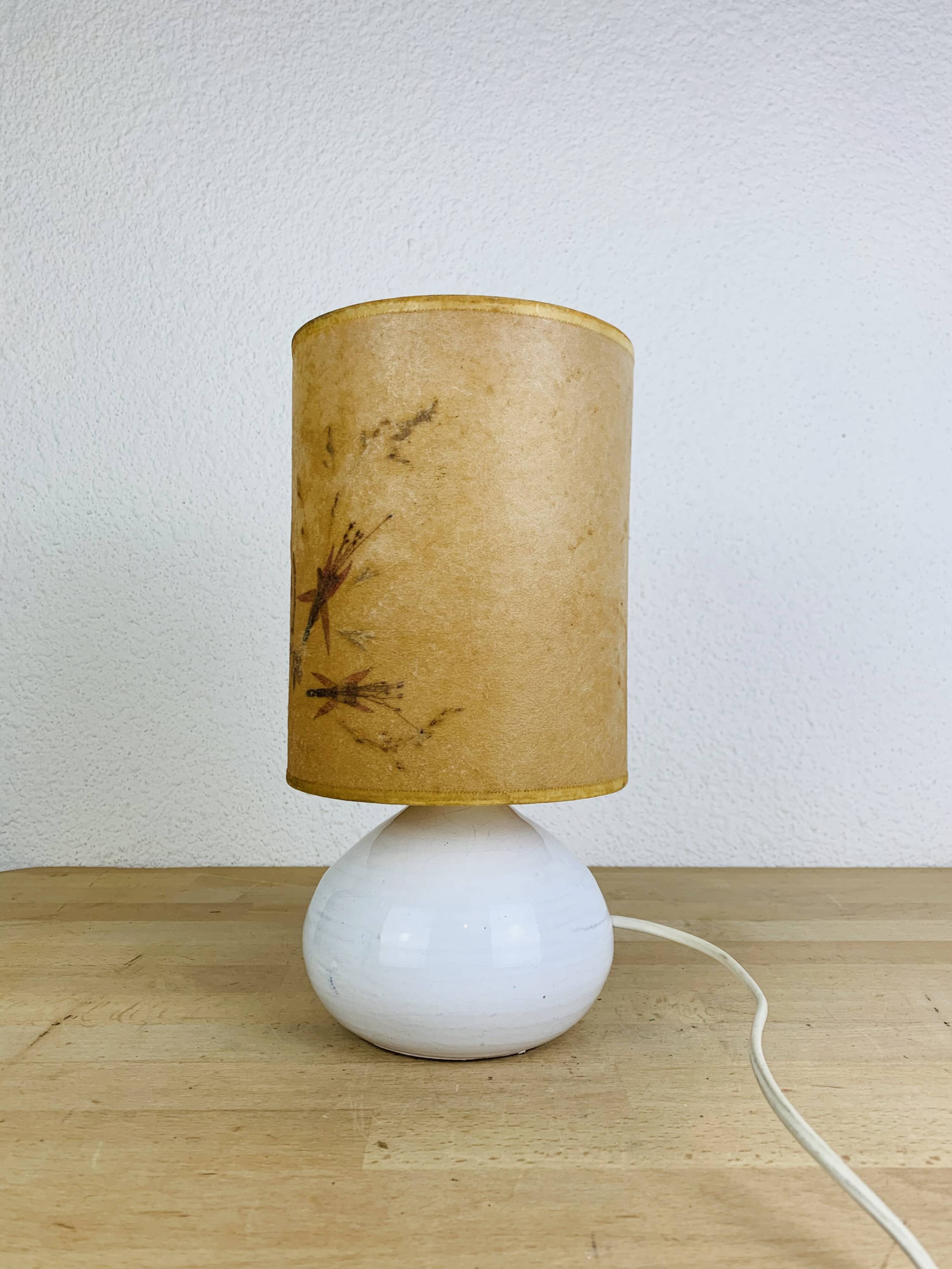 Vintage white ceramic fig lamp, dried flowers, 70s