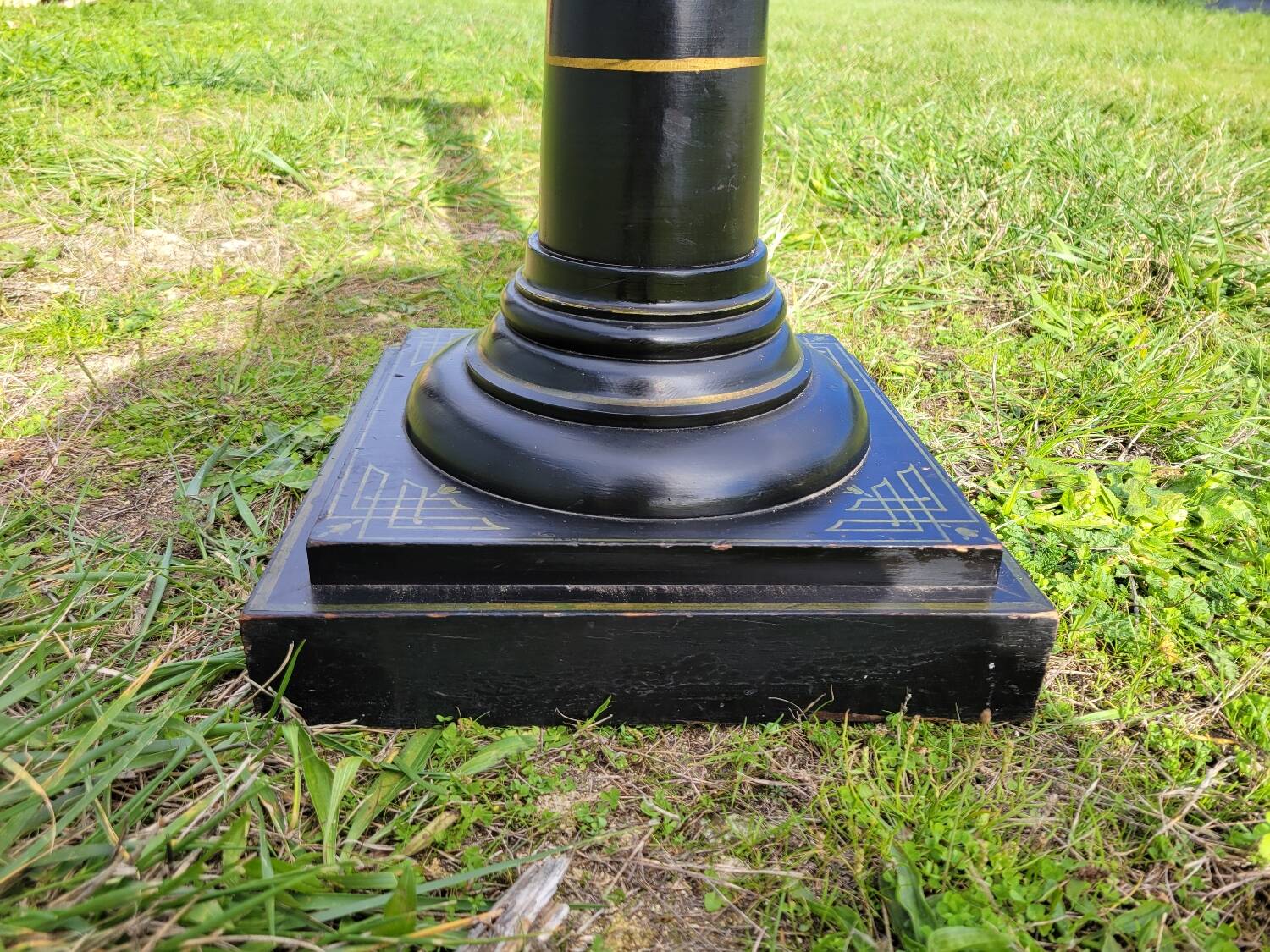 Napoleon III stand column in blackened wood and gold, mid-19th century
