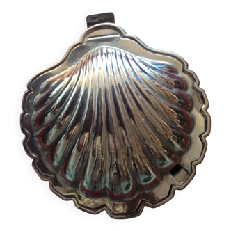 Butter dish scallops form