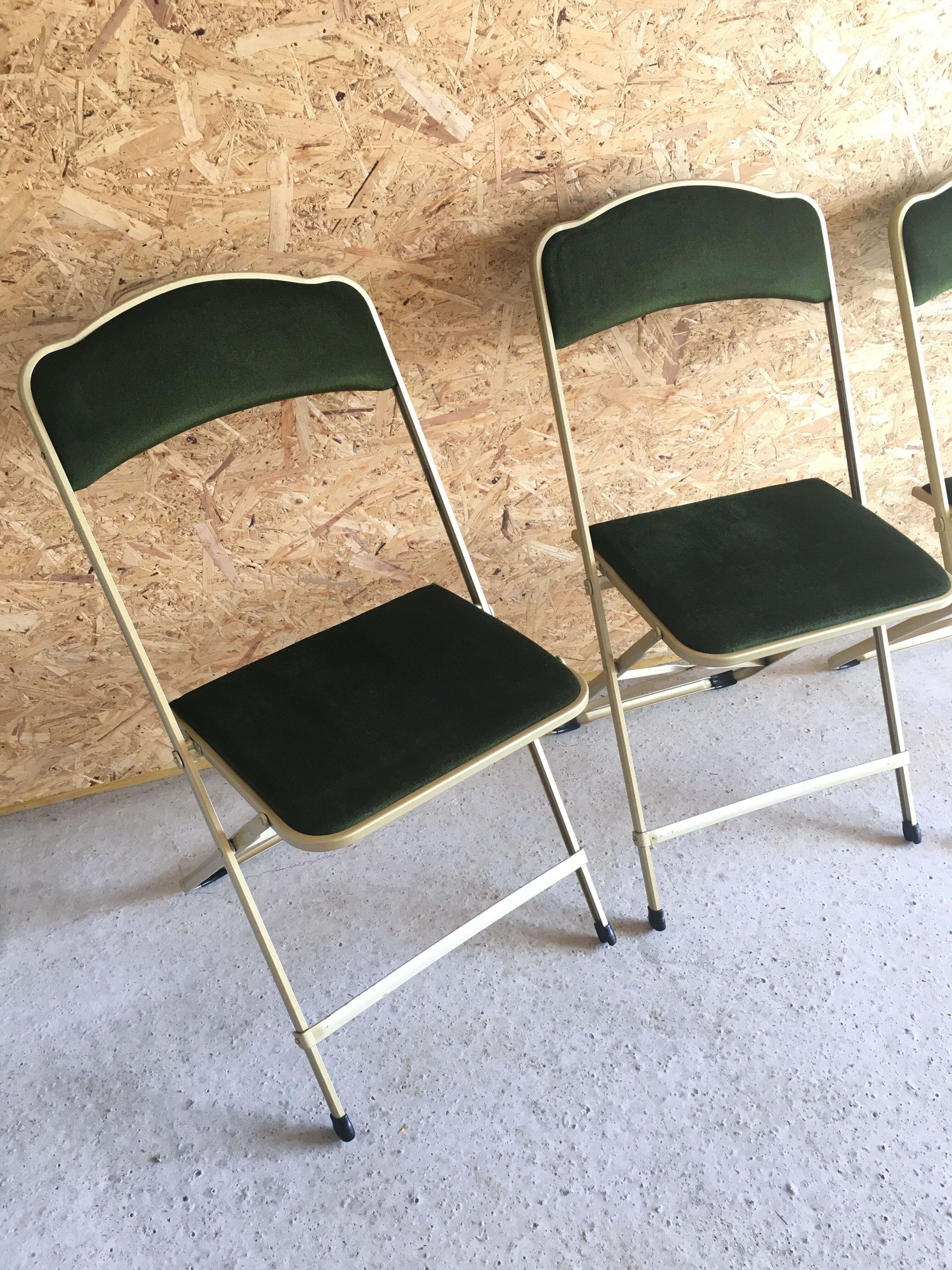 Lot of 4 golden folding chairs green velvet