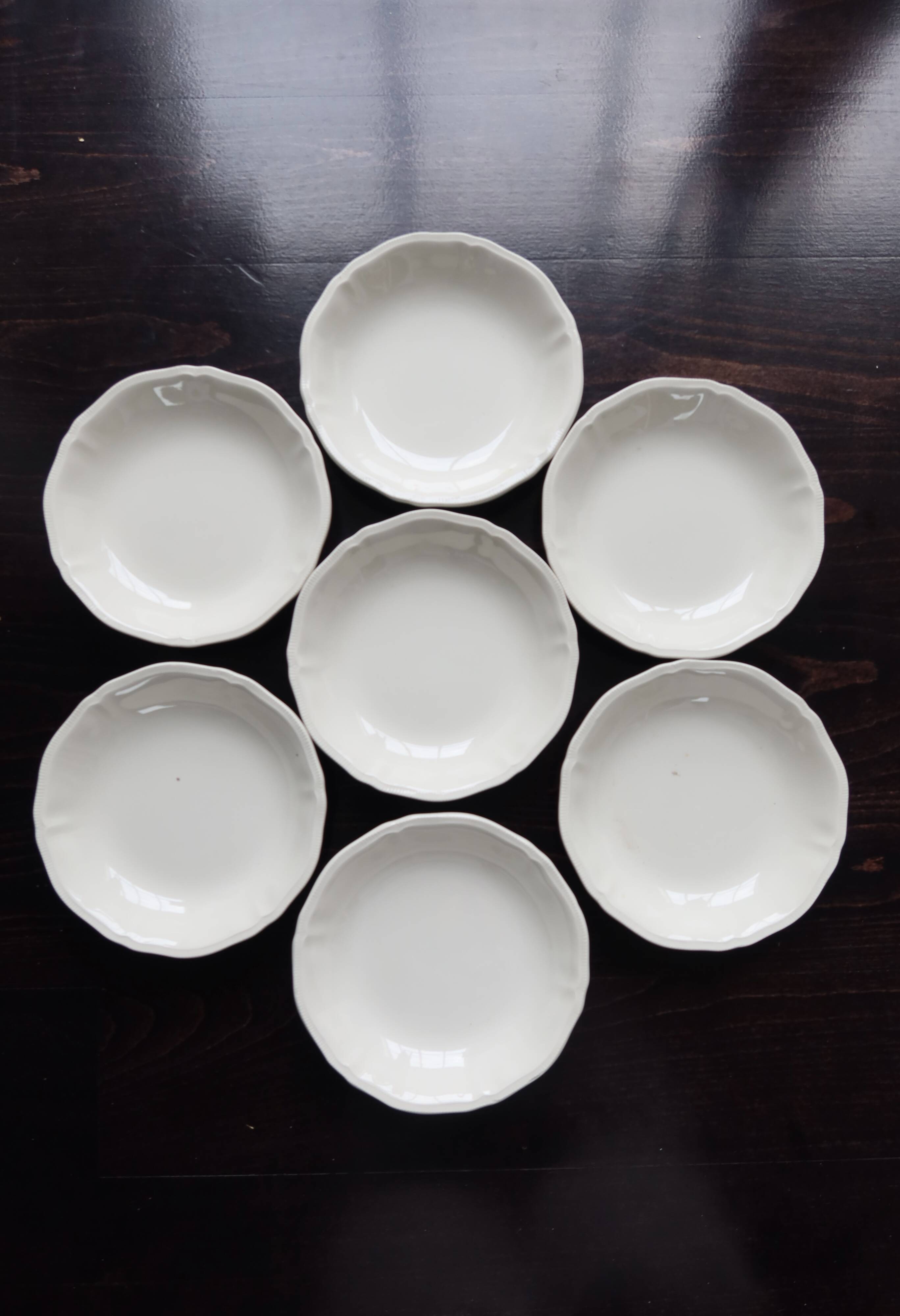 10 vintage ivory earthenware soup plates - Marli fretwork