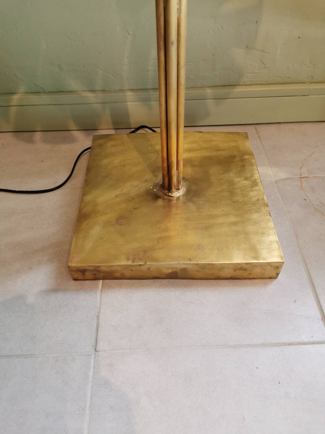 Solid brass plant-shaped floor lamp