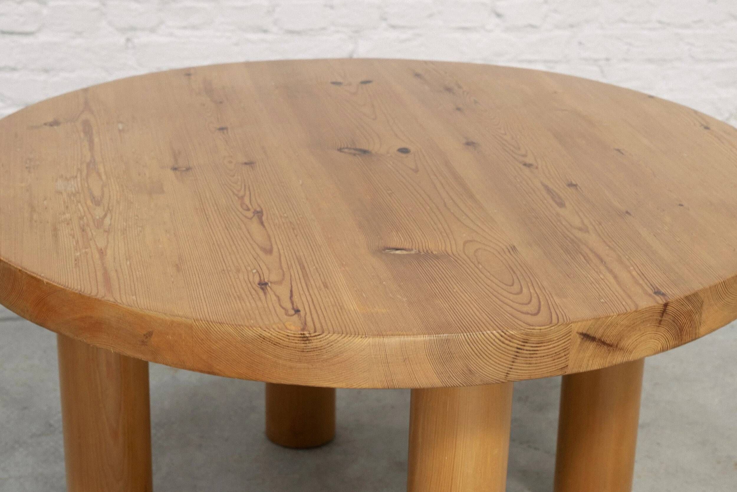 Table basse ronde en bois d'orme massif, France, années 1970
