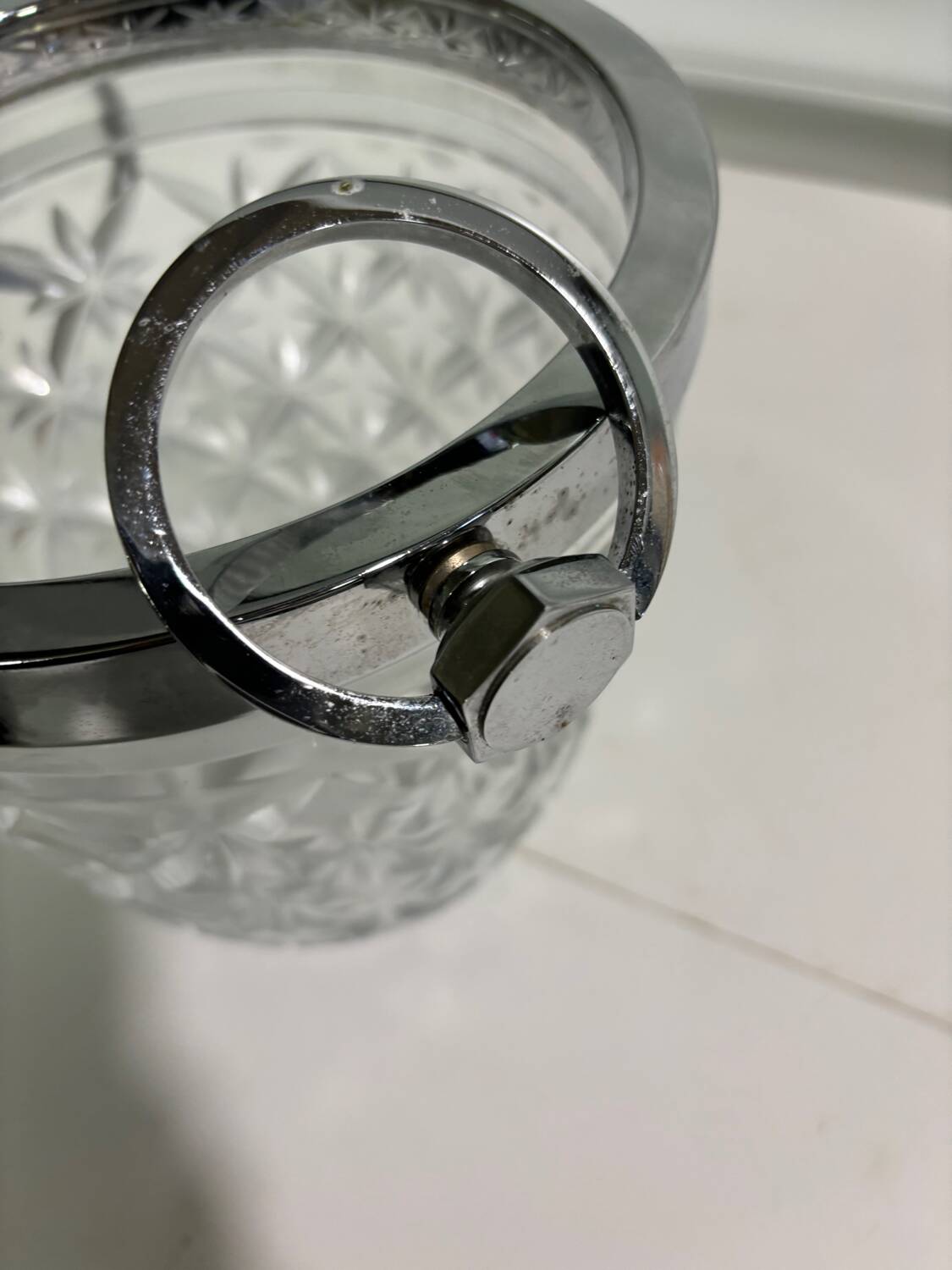 Chiseled glass ice bucket