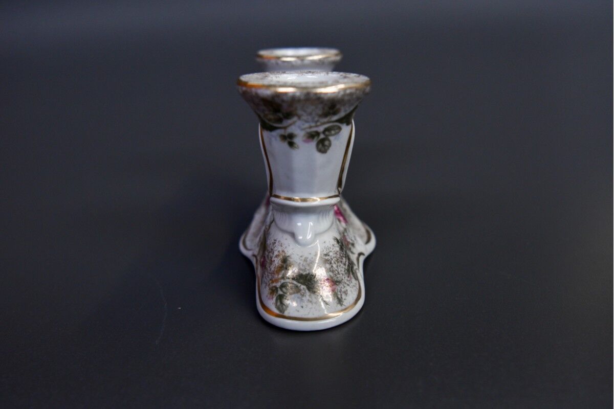 Chodzież porcelain candle holder