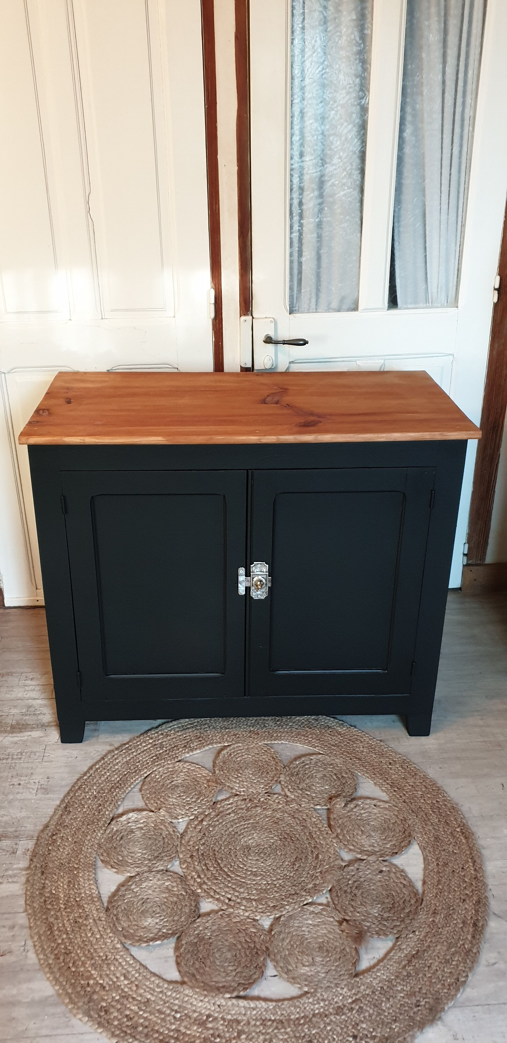 Black Parisian buffet