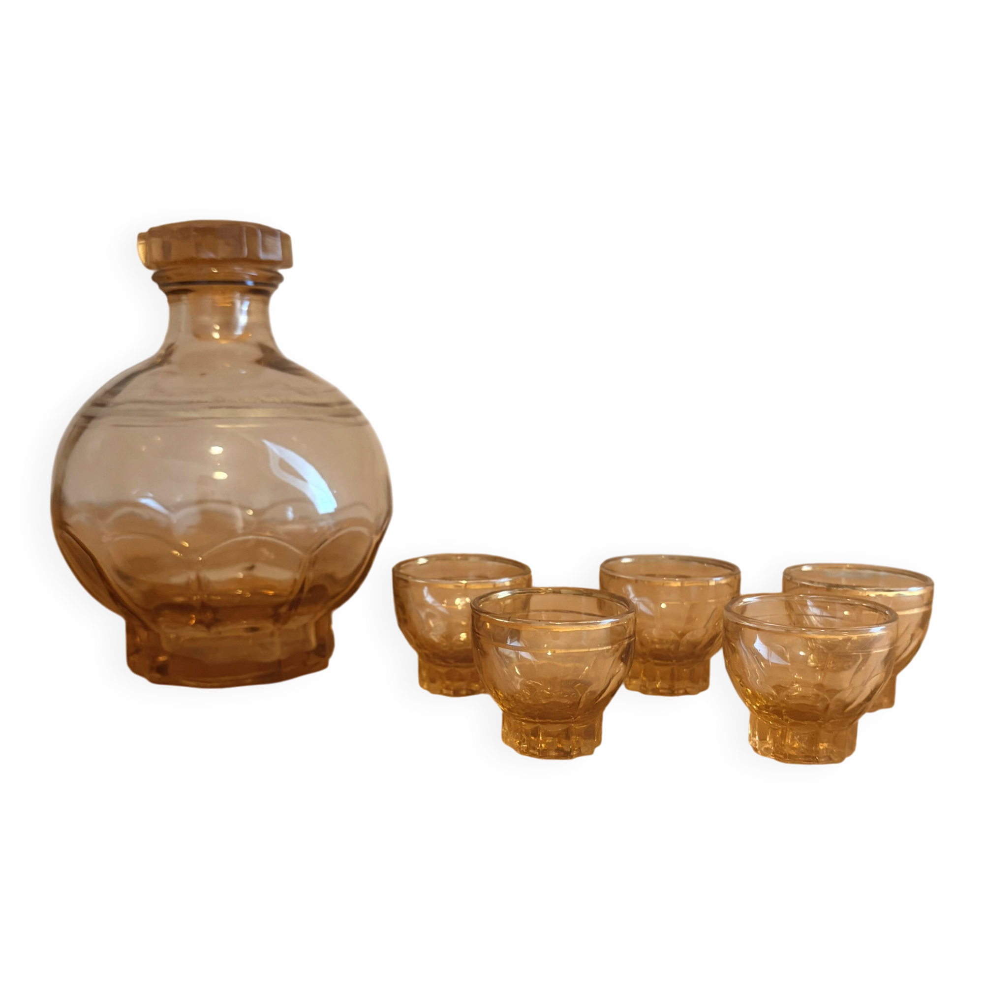 Carafe and 5 pink glass liqueur glasses with a gold rim 2008123