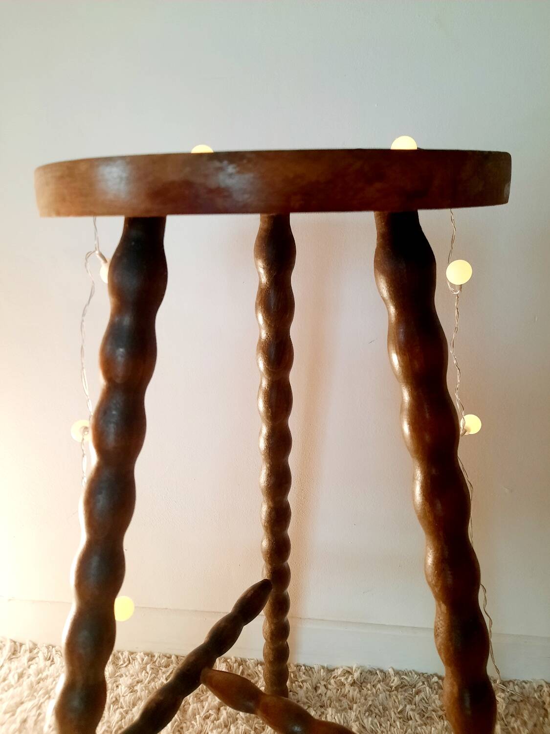 Tabouret haut tripode bois pieds tournés