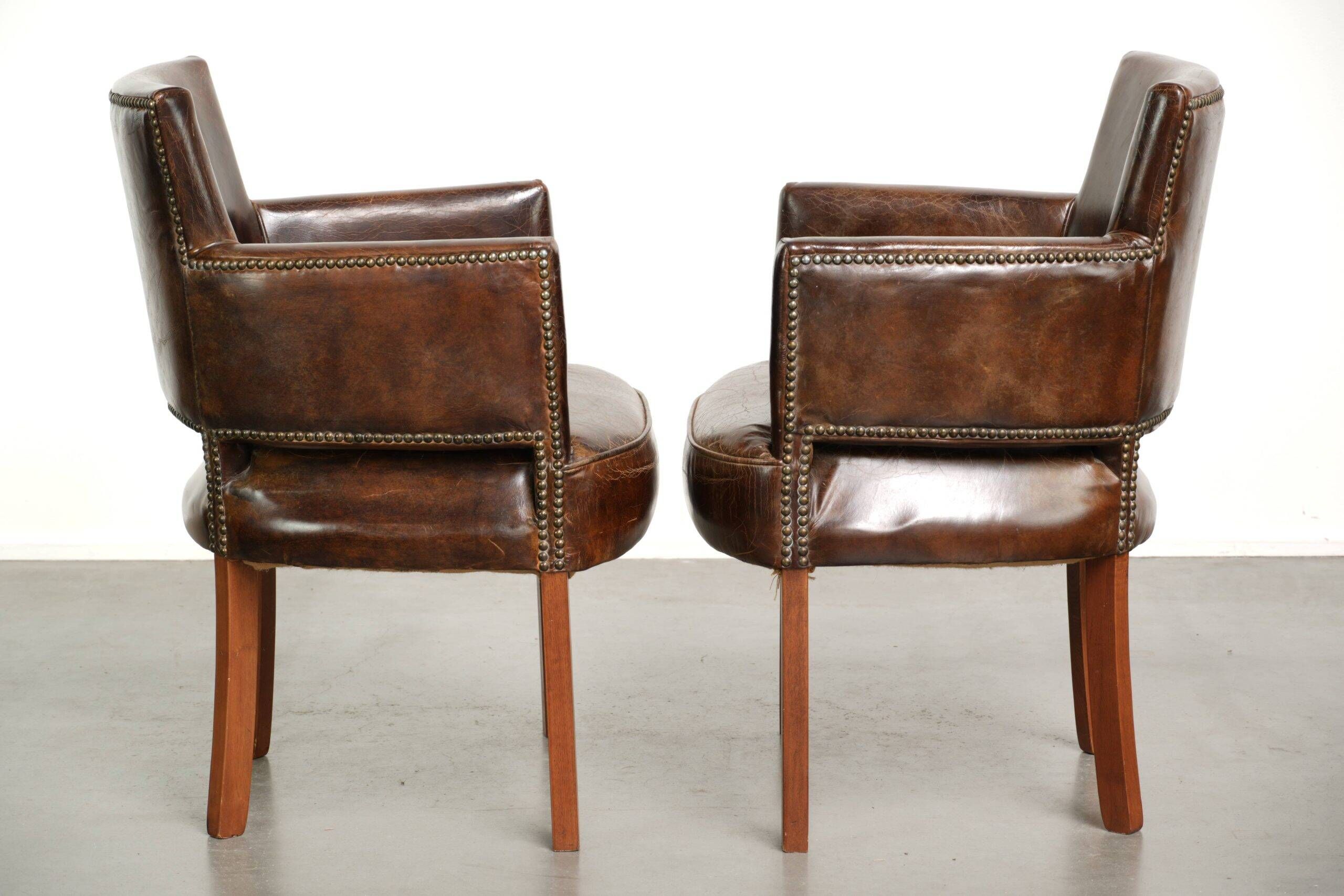 Characterful set of 6 cowhide dining chairs made of grained leather