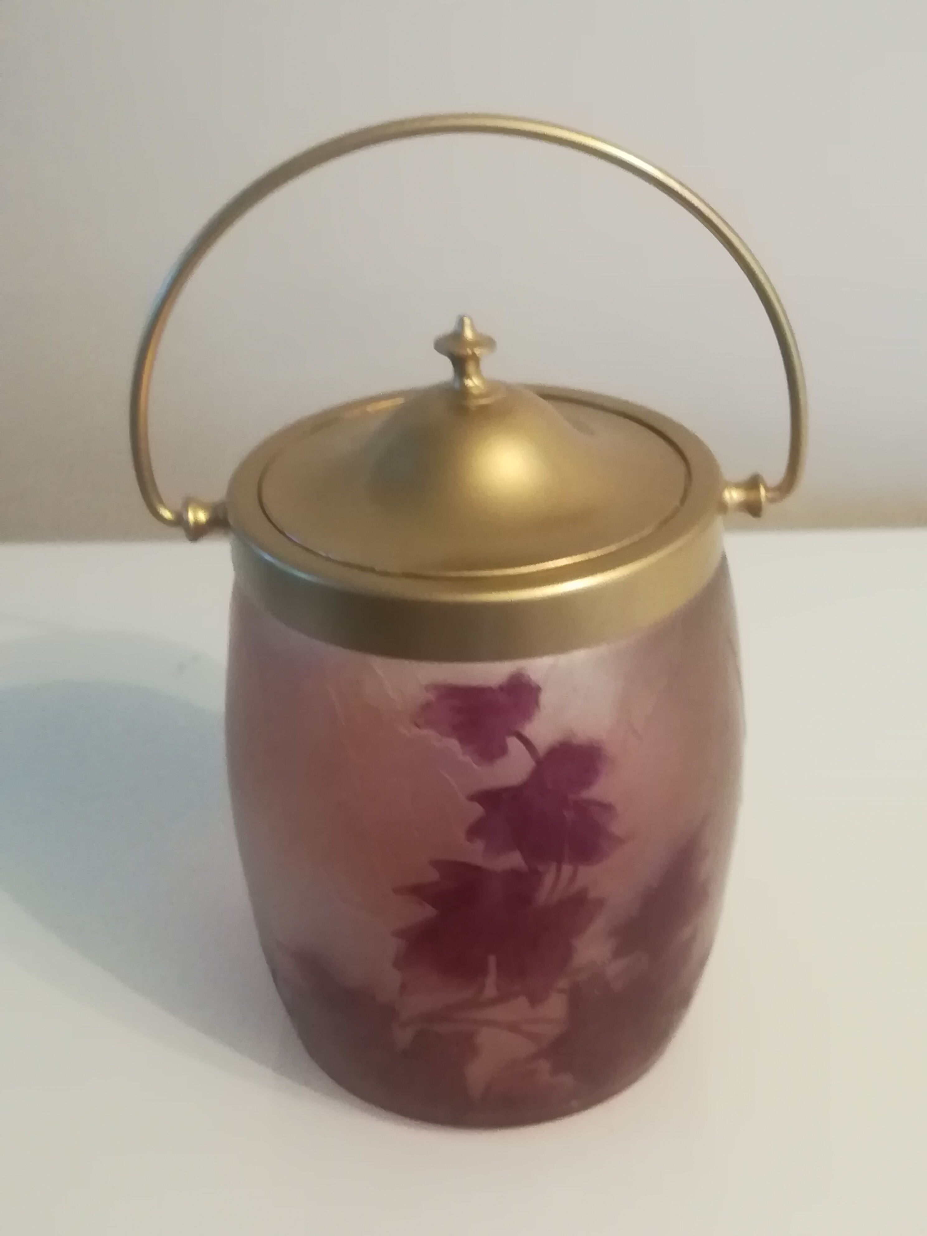 Legras biscuit bucket in glass paste Ruby series