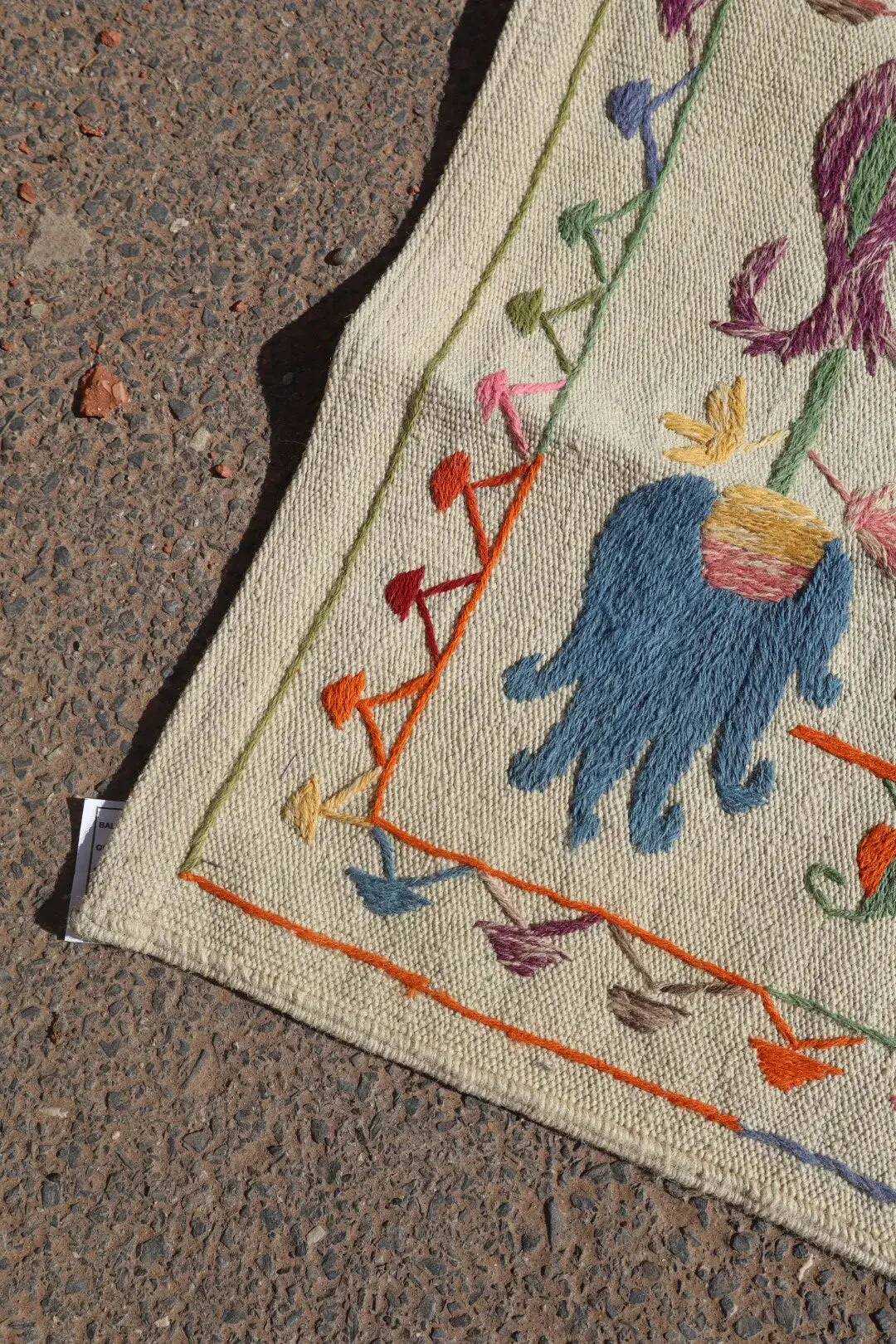 Multicoloured white kilim suzani rug – 180 x 120 cm