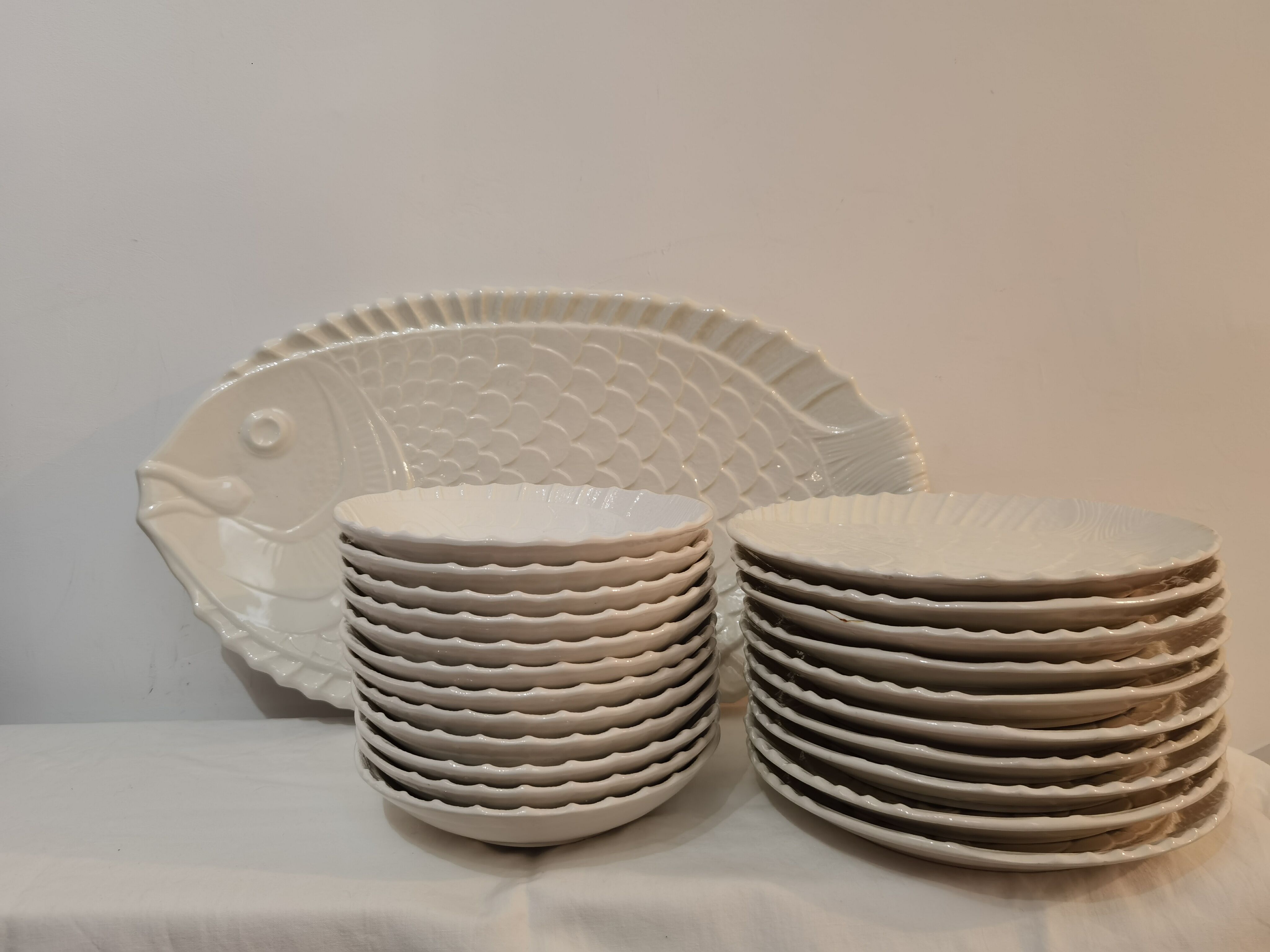 Sarreguemines Fish Service, lots of 23 pieces