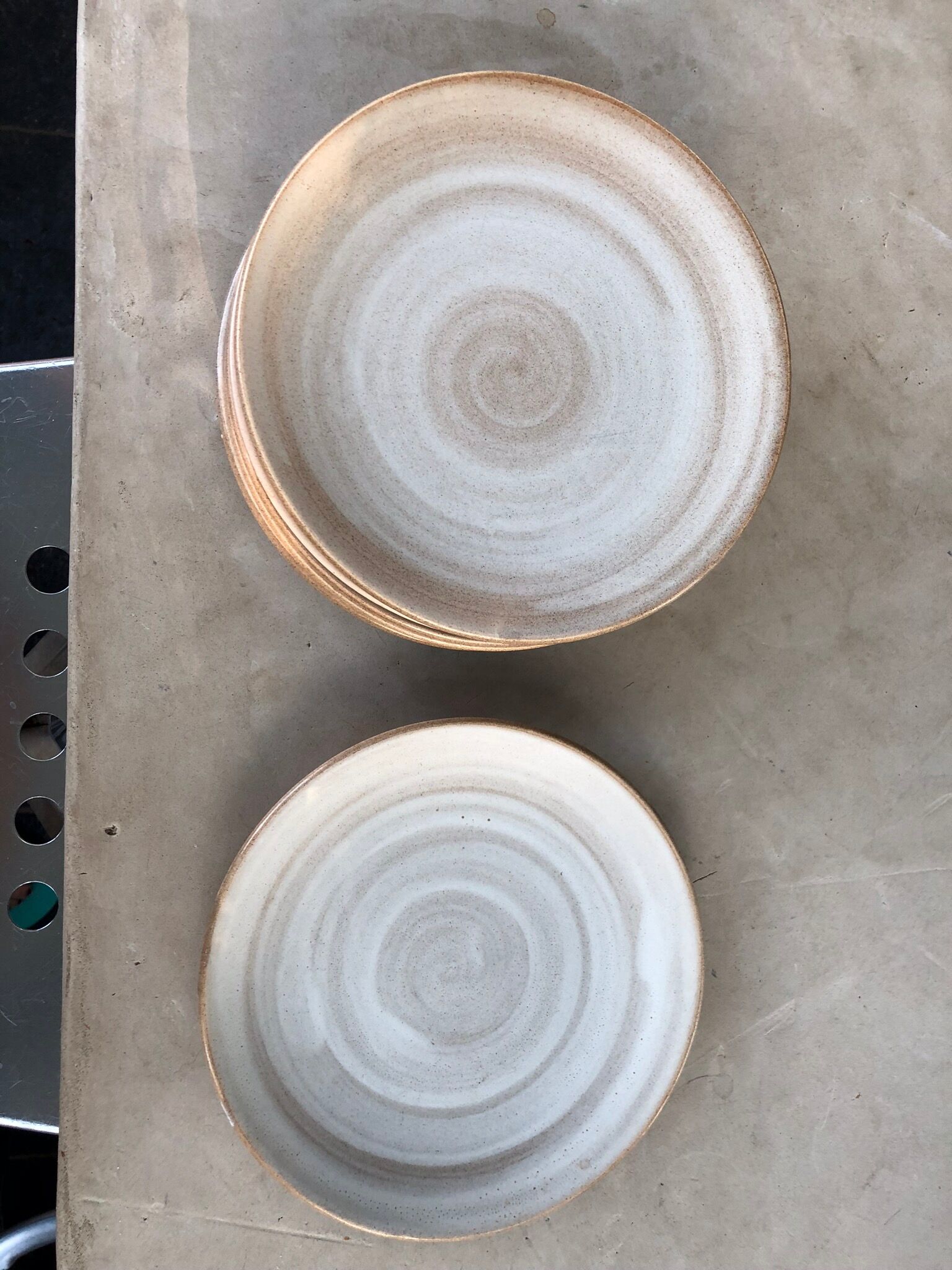 Set of 6 plates in sandstone