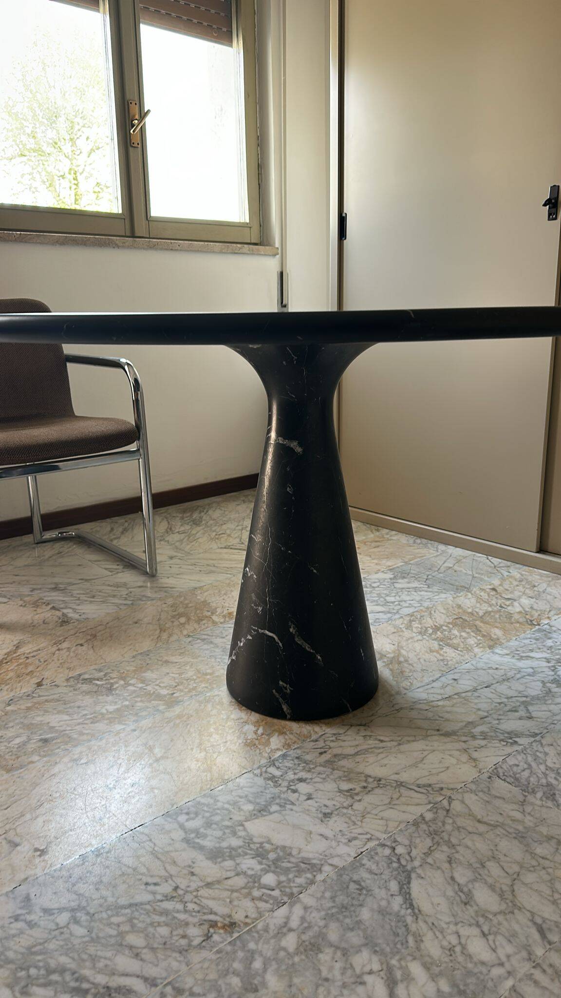 Angelo Mangiarotti M1 dining table Nero Marquina marble 130cm