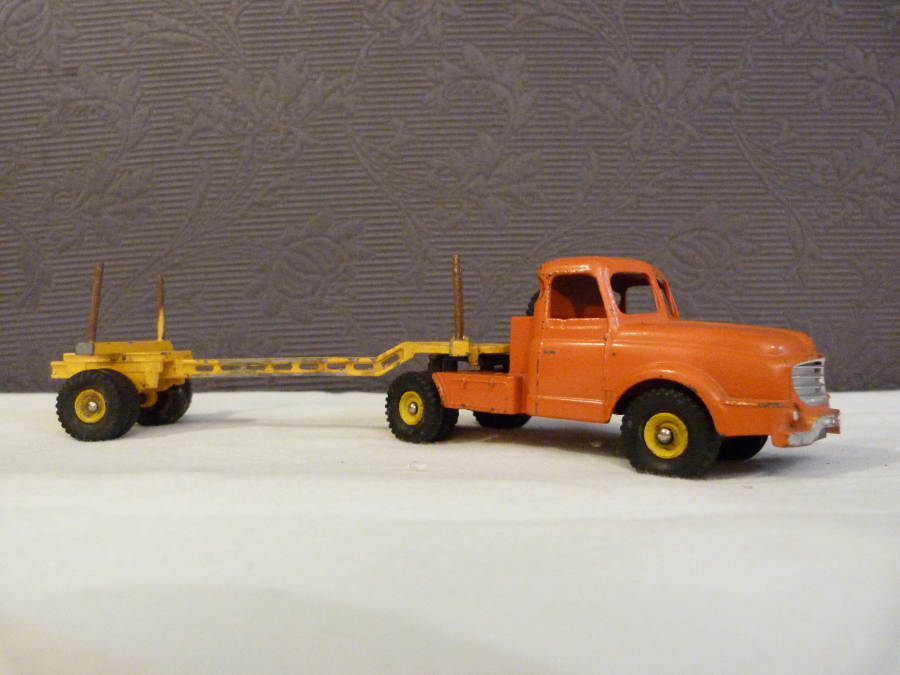 Wood semi trailer carrier