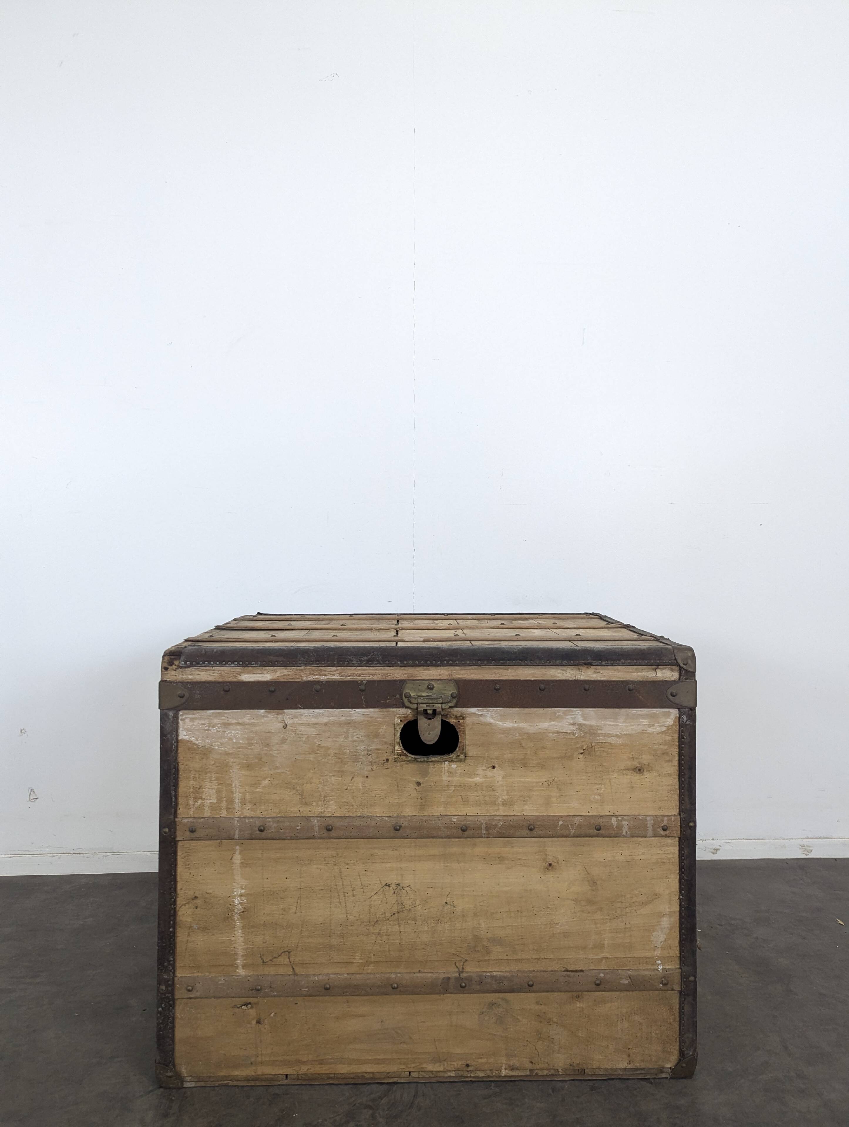 Malle de voyage en bois