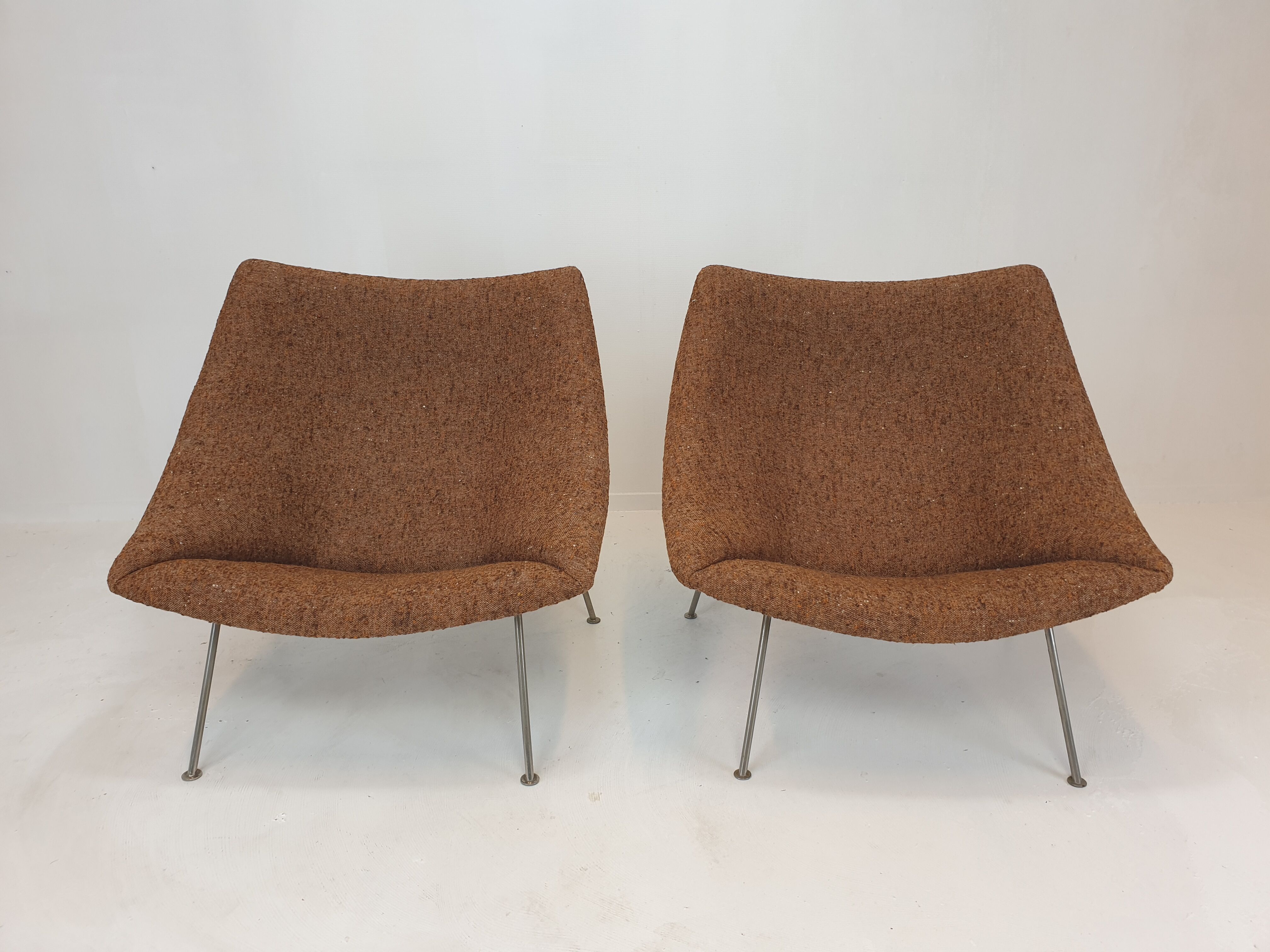 Oyster chairs by Pierre Paulin for Artifort, 1960'