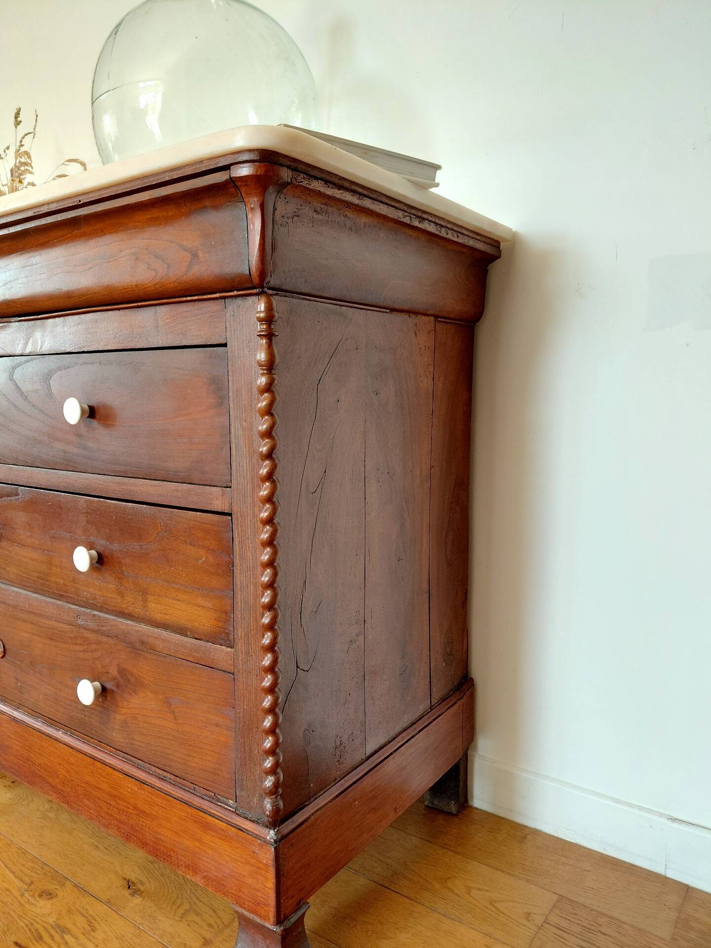 Louis-Philippe XIX walnut commode, twisted columns and marble.